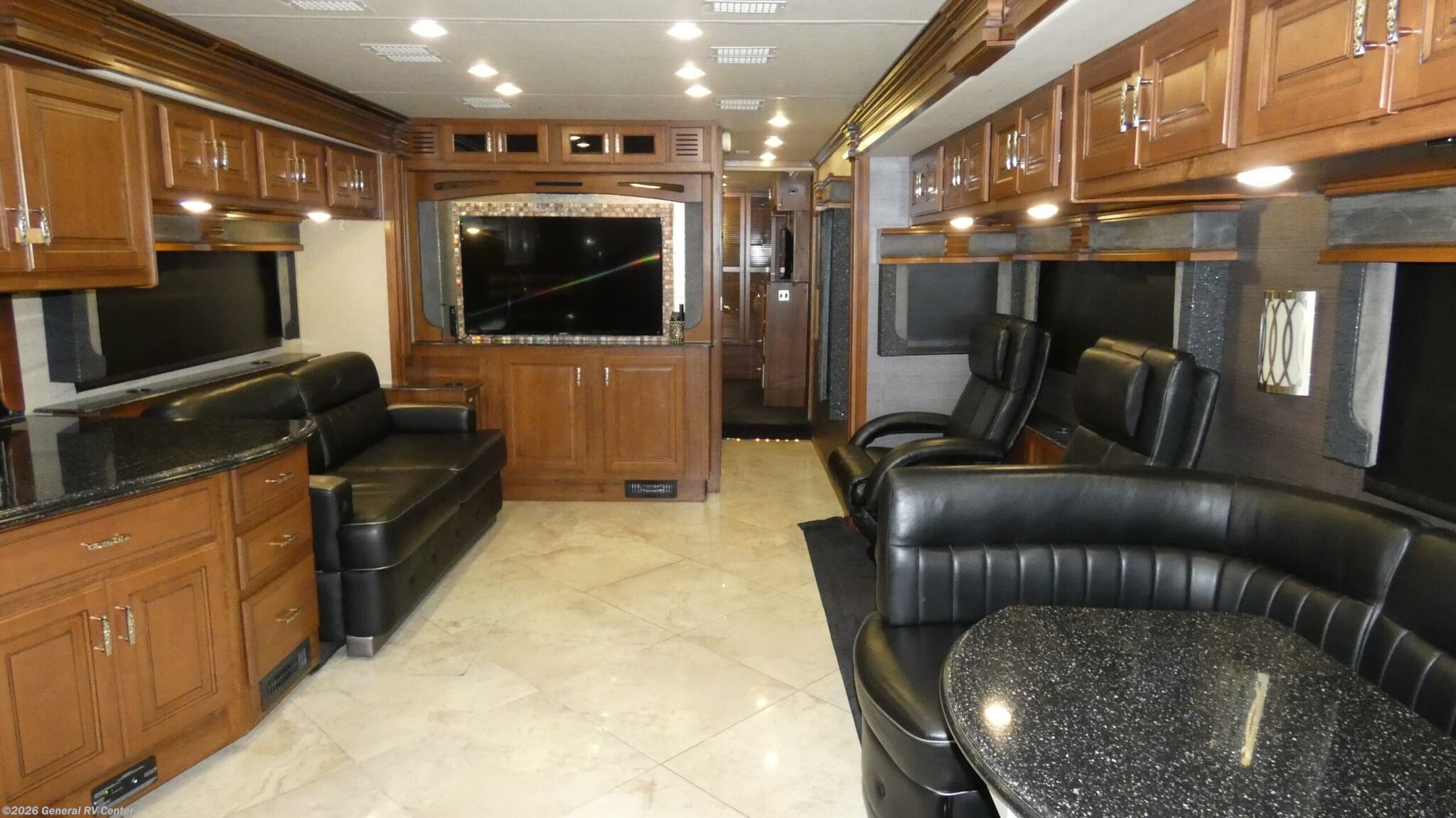 2014 Fleetwood Discovery 40X - Used Class A For Sale by General RV Center in Ocala, Florida
