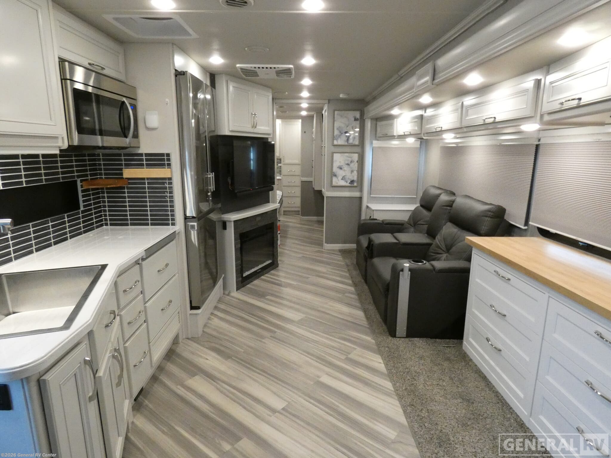 2023 Fleetwood Bounder 35K - Used Class A For Sale by General RV Center in Ocala, Florida