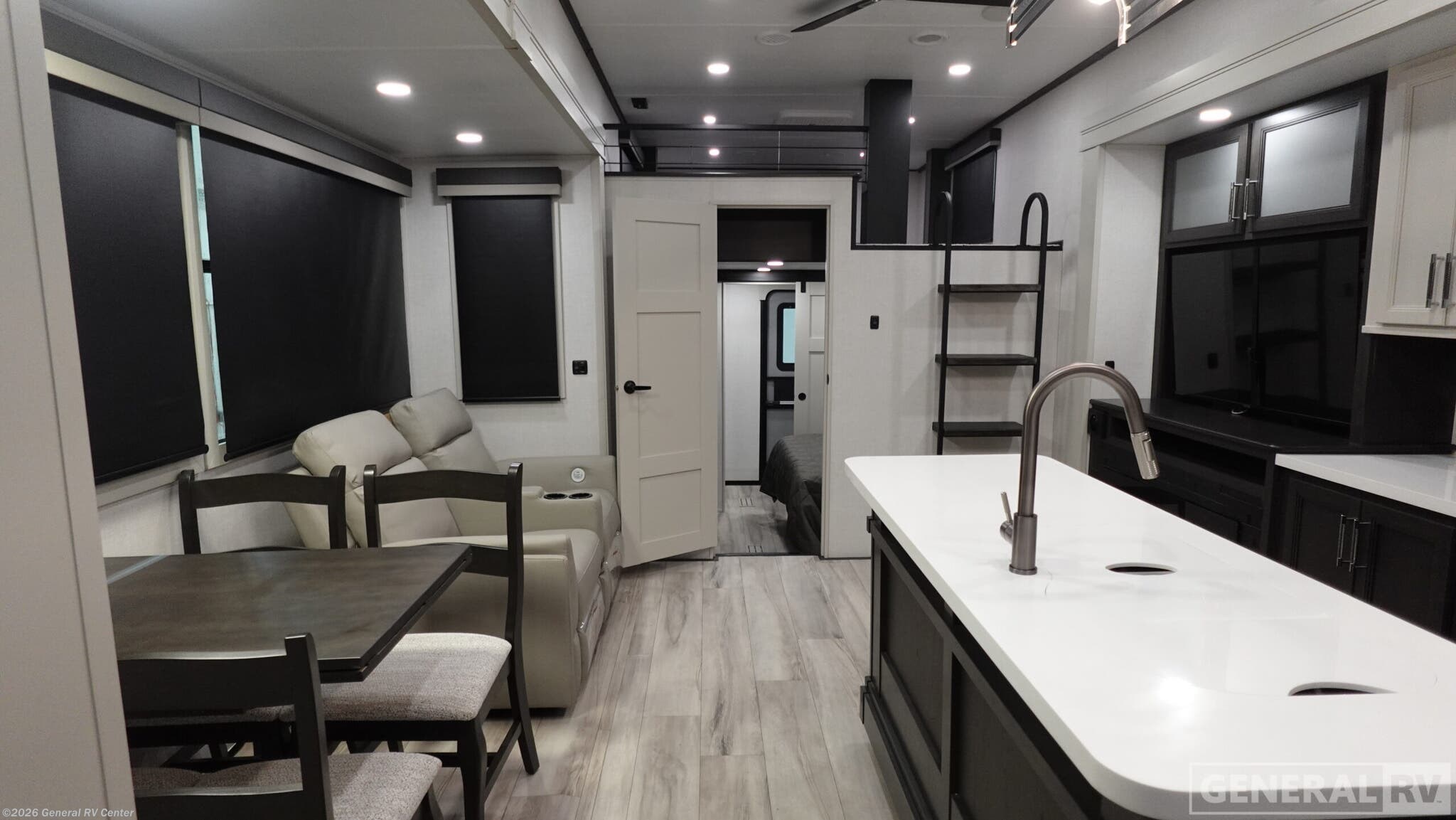 2026 Keystone Avalanche 390DS - New Fifth Wheel For Sale by General RV Center in Ocala, Florida