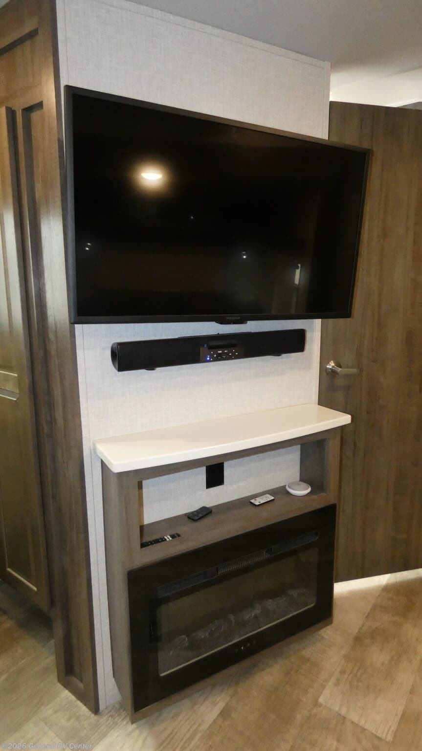 Used 2023 Forest River Flagstaff Super Lite 26FKBS available in Ocala, Florida