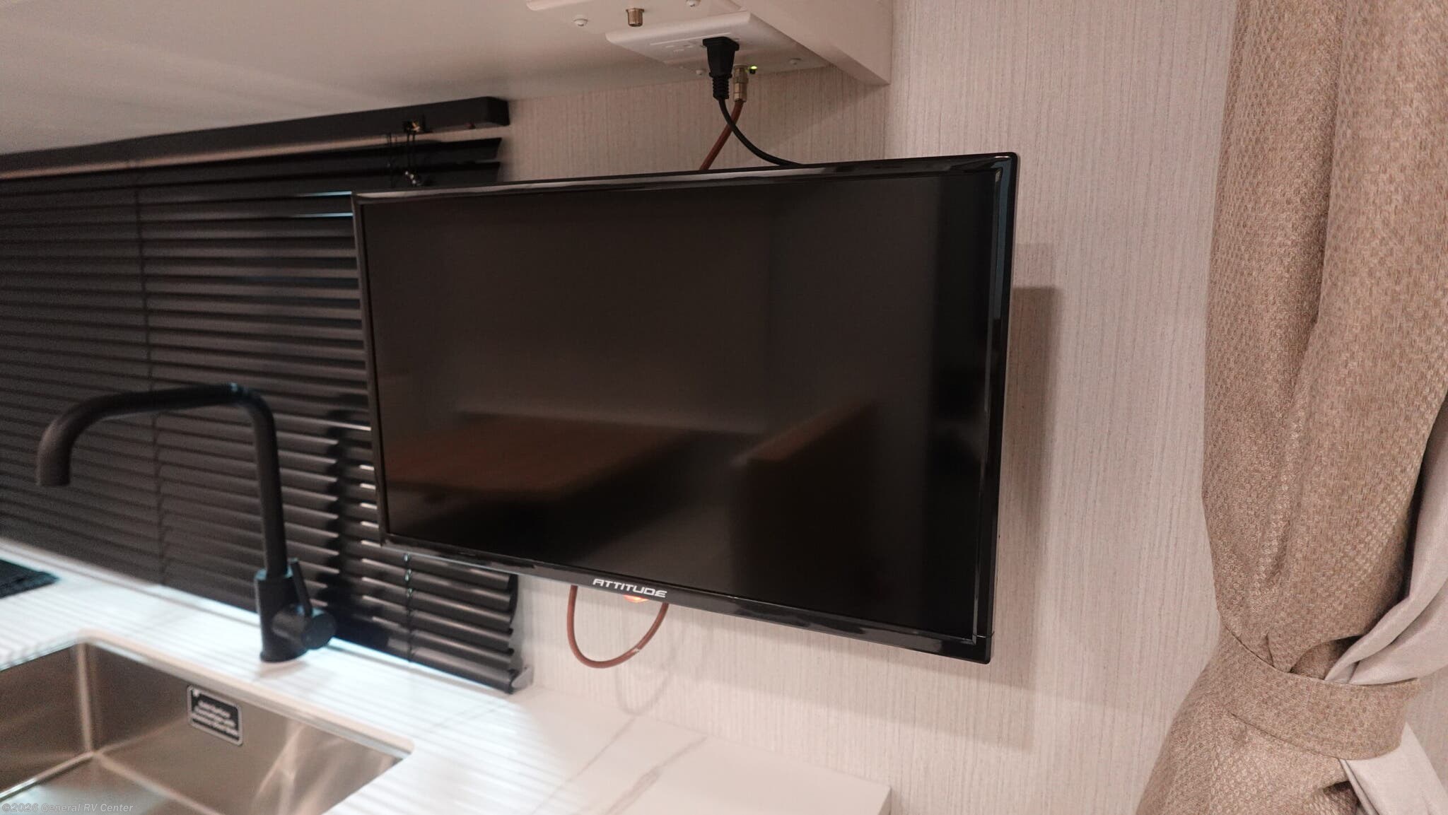 New 2026 Winnebago Micro Minnie 2000TRB available in Ocala, Florida