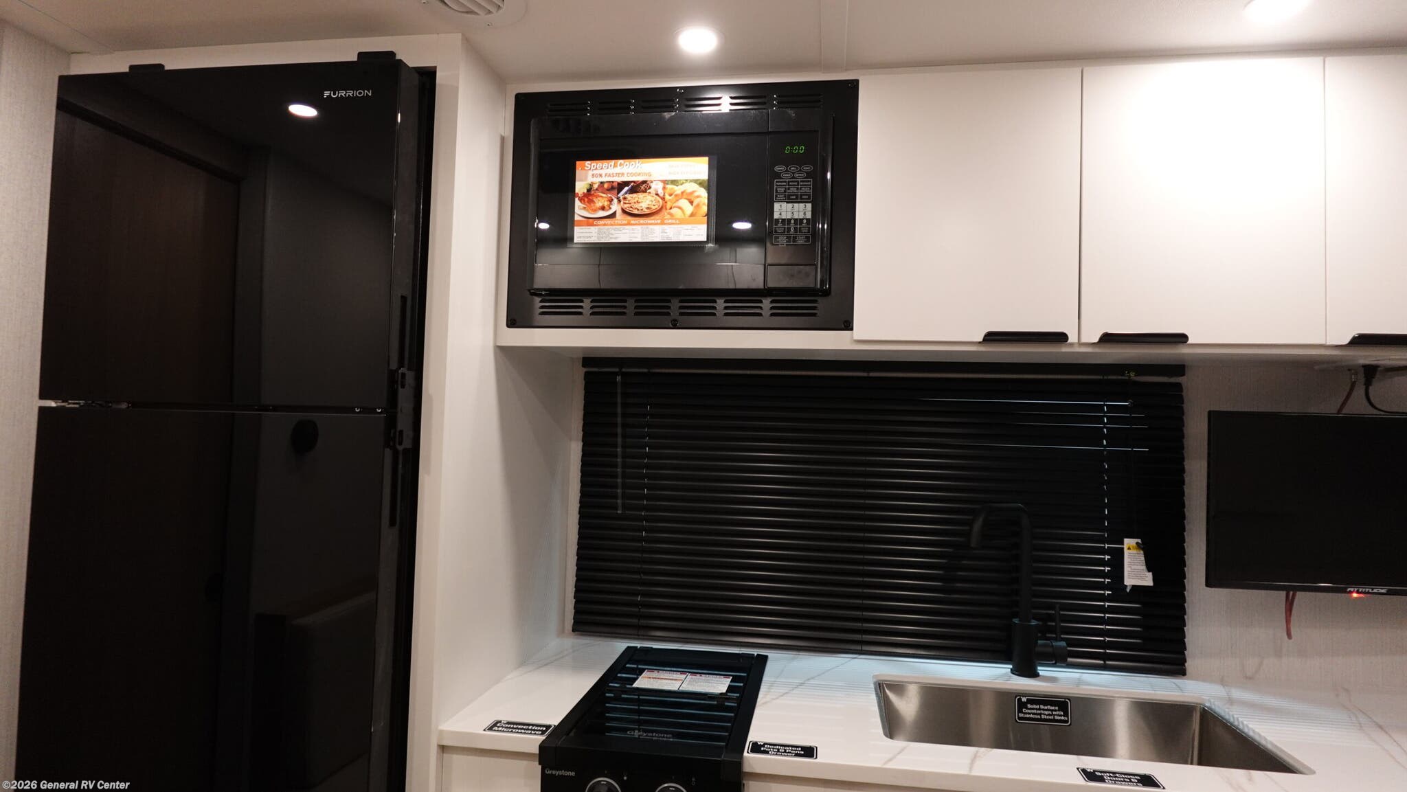 2026 Winnebago Micro Minnie 2000TRB - New Travel Trailer For Sale by General RV Center in Ocala, Florida