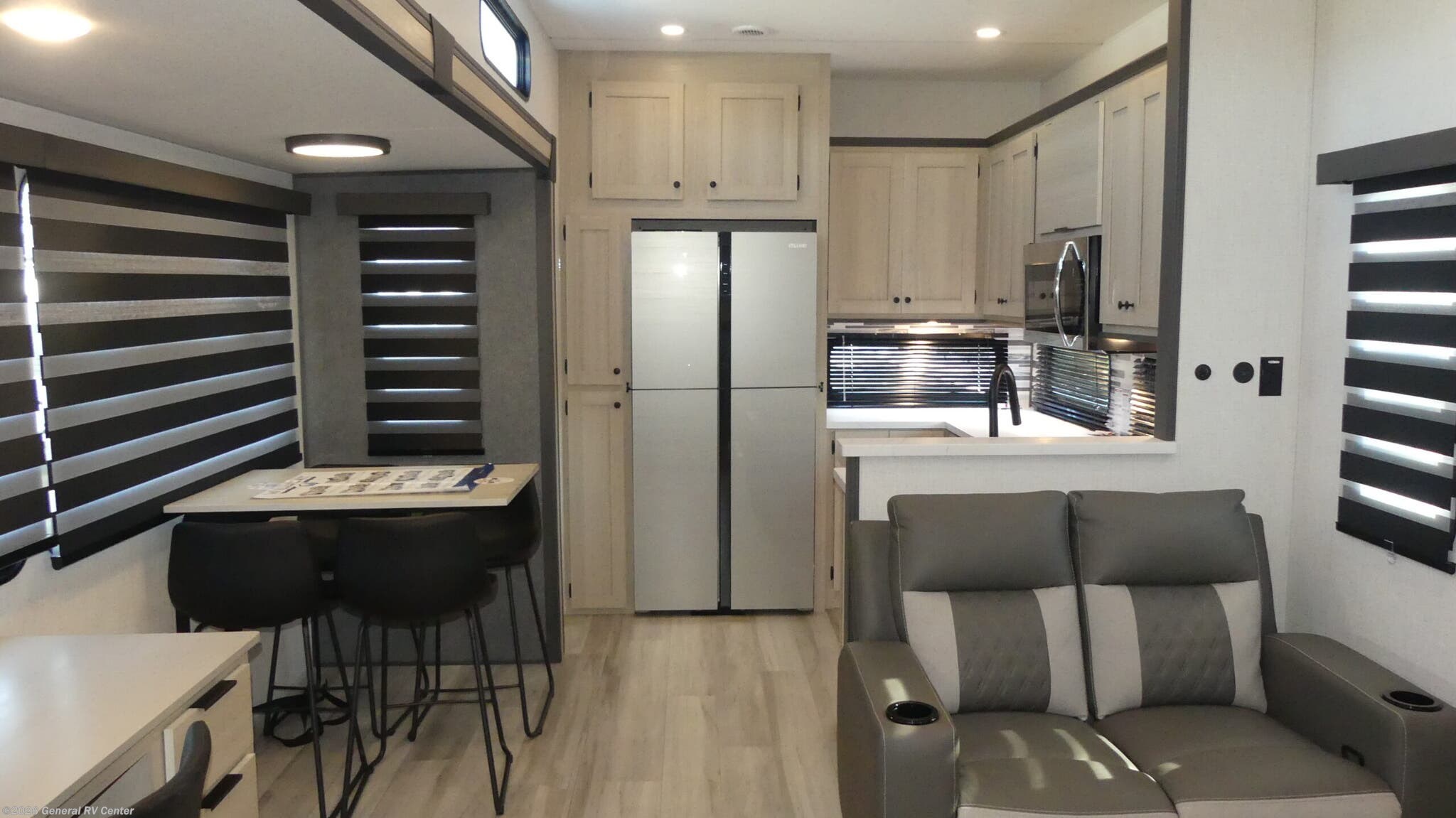 2026 Forest River Wildcat 33CHEF - New Fifth Wheel For Sale by General RV Center in Ocala, Florida