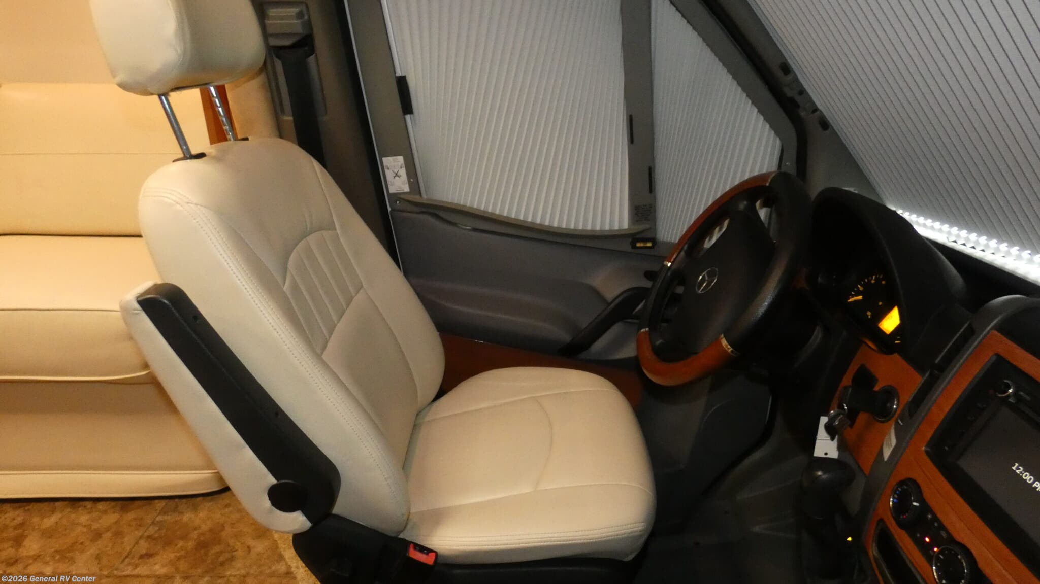 2014 View Profile 24G by Winnebago from General RV Center in Ocala, Florida