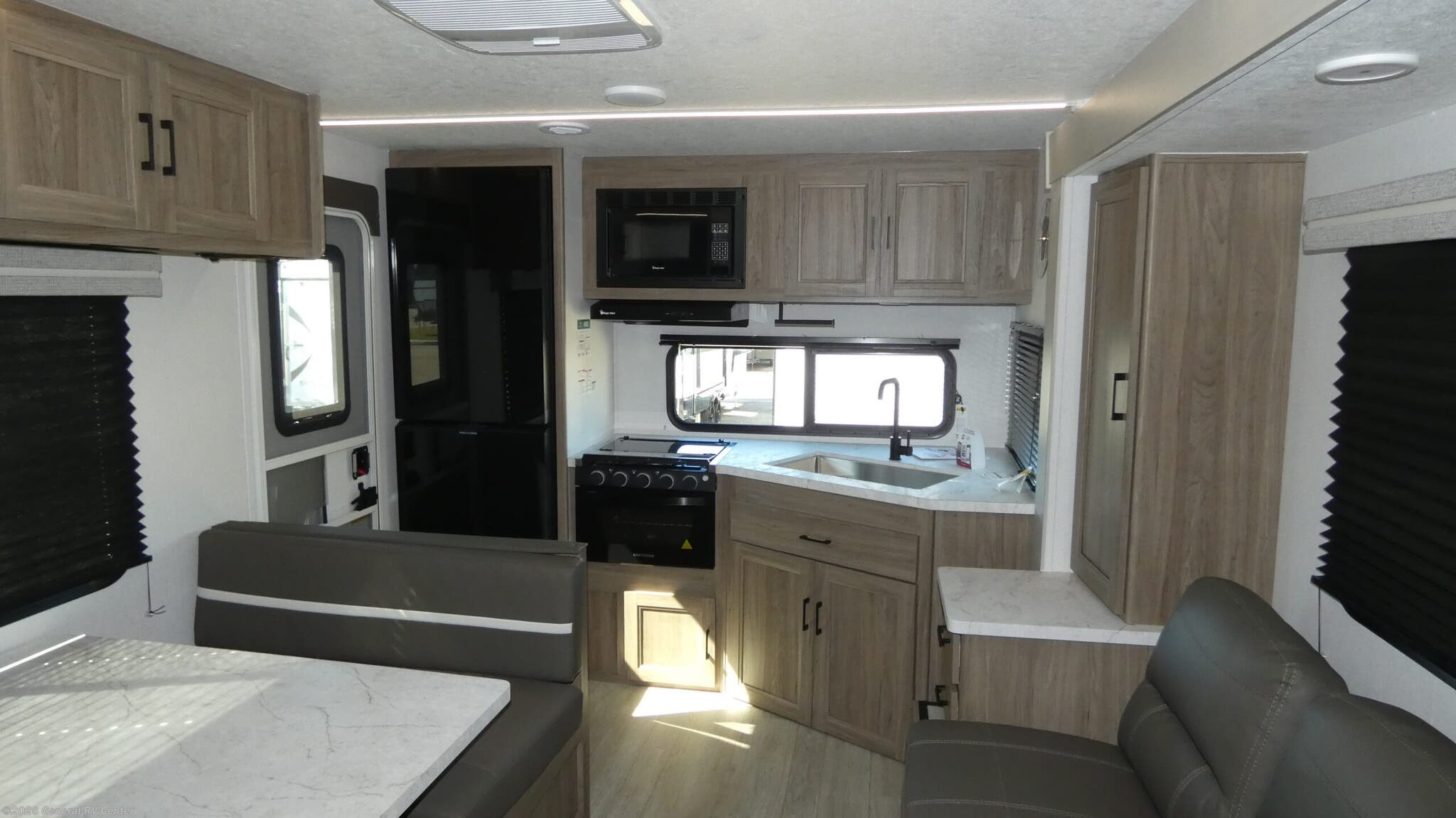2026 Coachmen Freedom Express Select 247SE - New Travel Trailer For Sale by General RV Center in Ocala, Florida