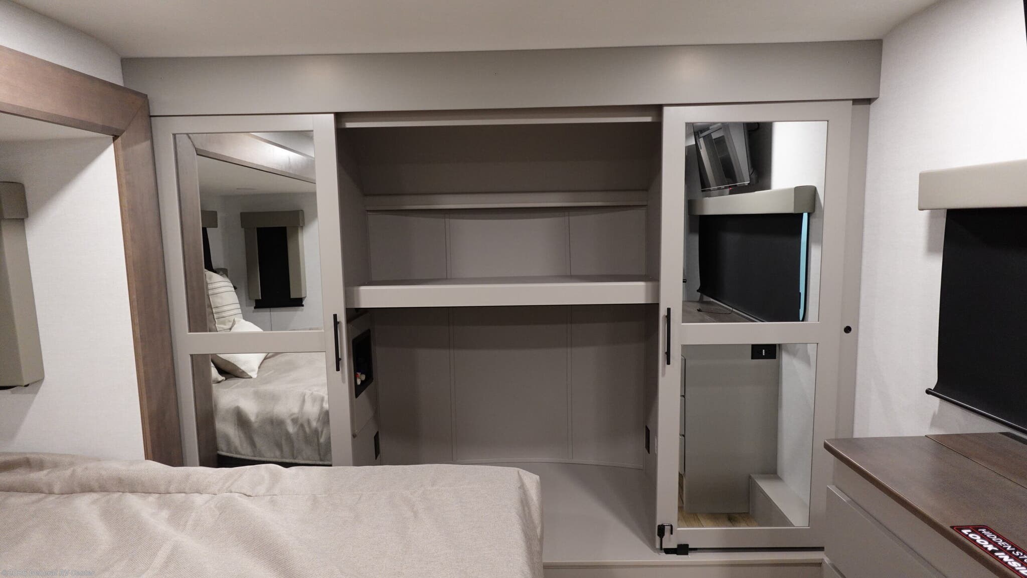 New 2026 Alliance RV Valor 44V14 available in Ocala, Florida