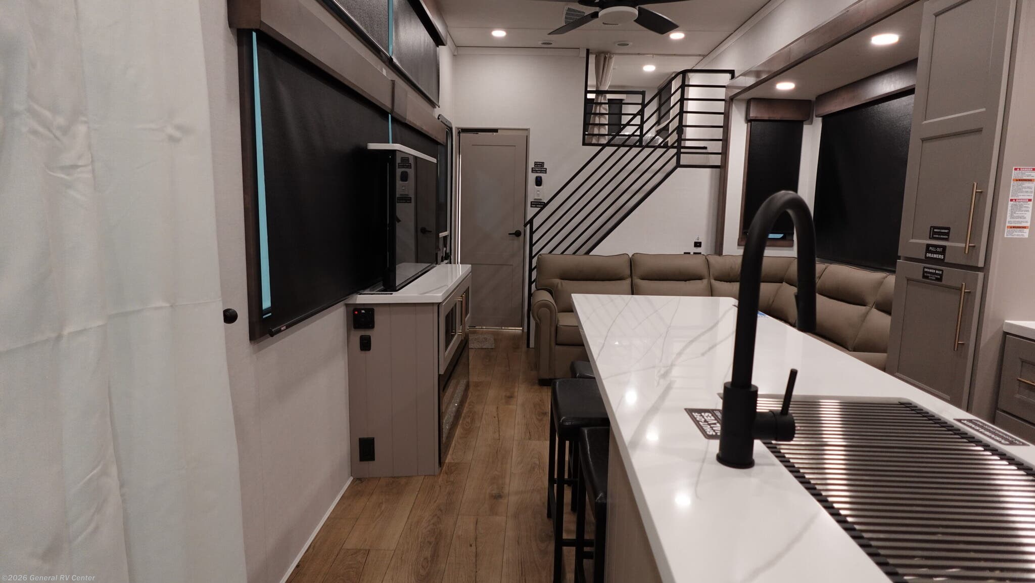 2026 Alliance RV Benchmark 44LFT - New Destination Trailer For Sale by General RV Center in Ocala, Florida