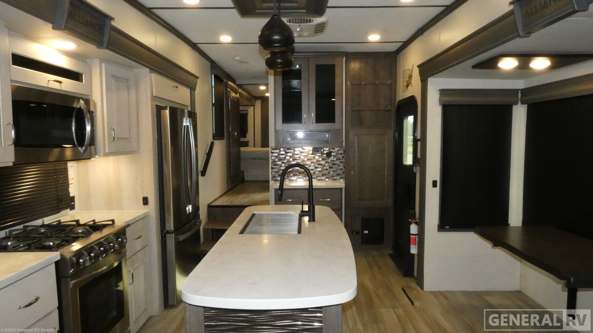 2022 Alliance RV Paradigm 340RL - Used Fifth Wheel For Sale by General RV Center in Ocala, Florida