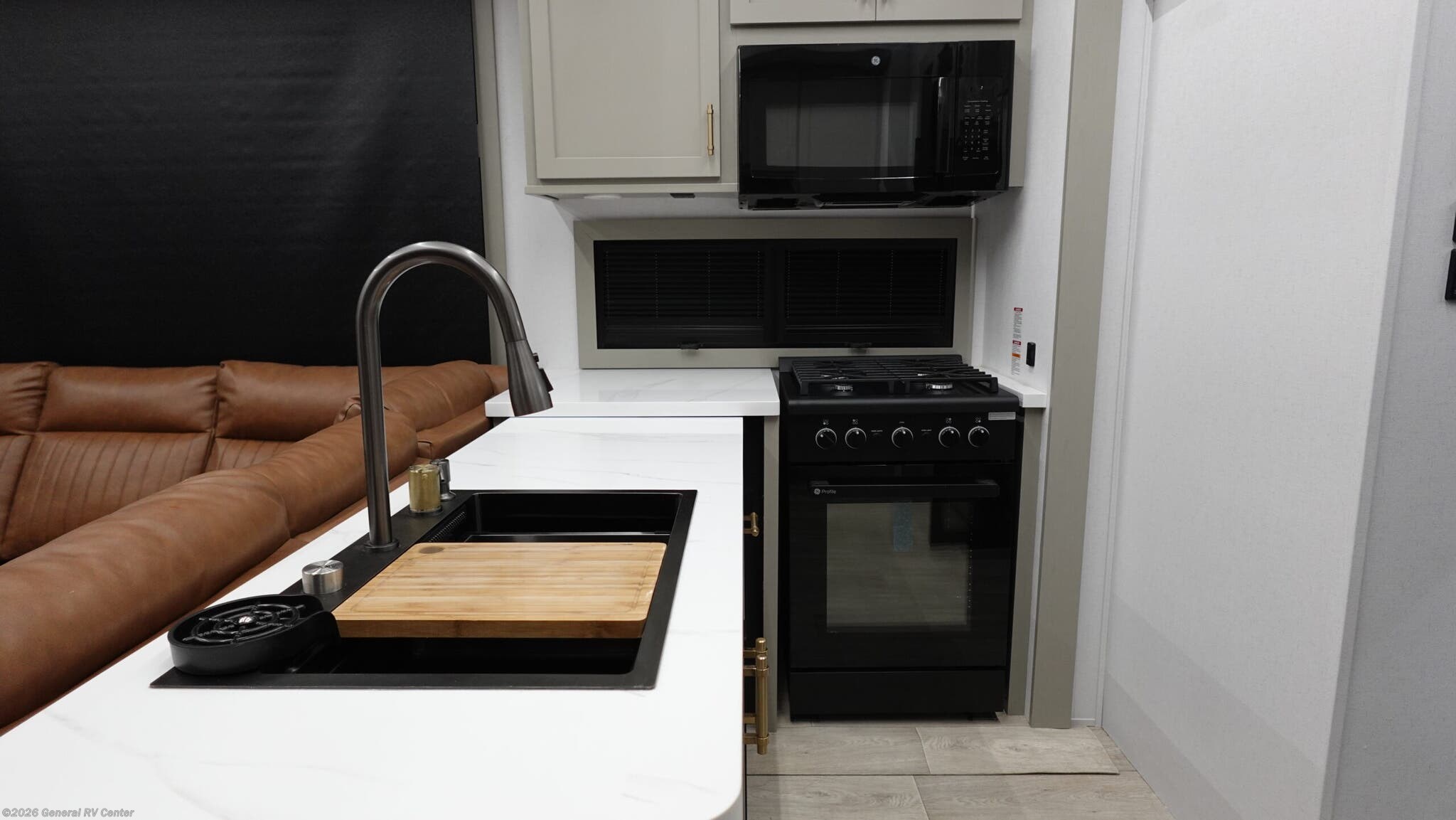 2026 Axiom Vendetta V4250 - New Fifth Wheel For Sale by General RV Center in Ocala, Florida