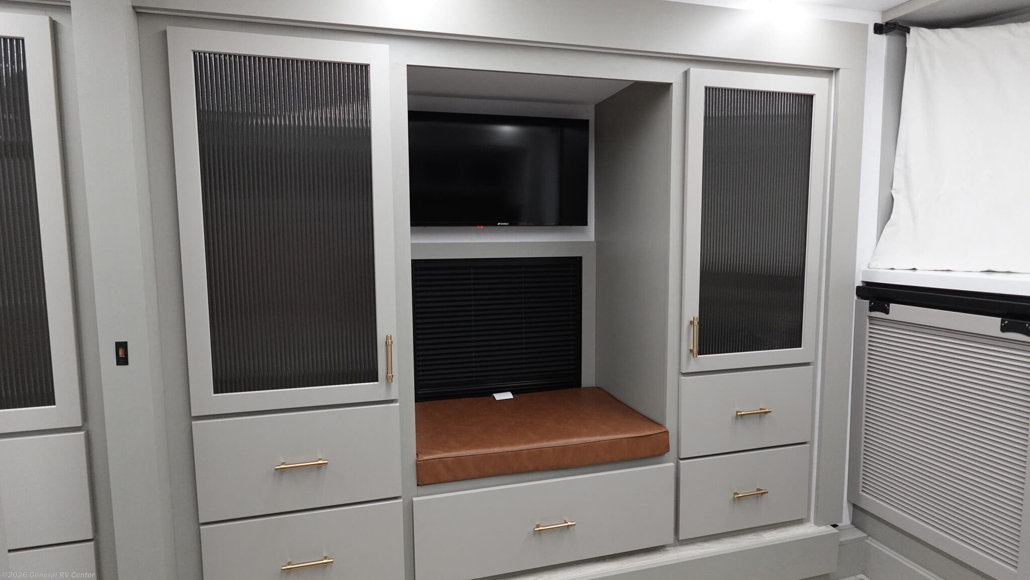 New 2026 Axiom Vendetta V4250 available in Ocala, Florida