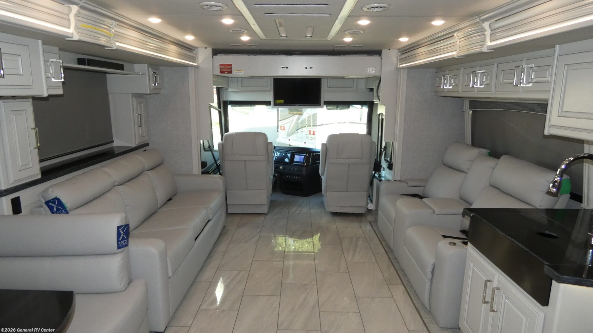 New 2026 Fleetwood Discovery LXE 44B available in Ocala, Florida