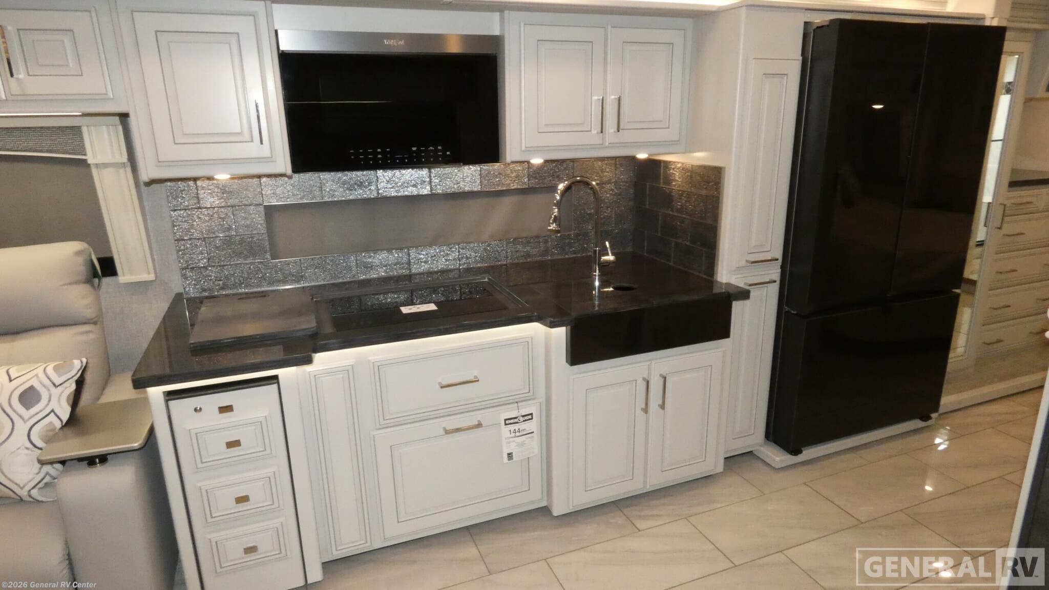 2026 Fleetwood Discovery LXE 40M - New Class A For Sale by General RV Center in Ocala, Florida