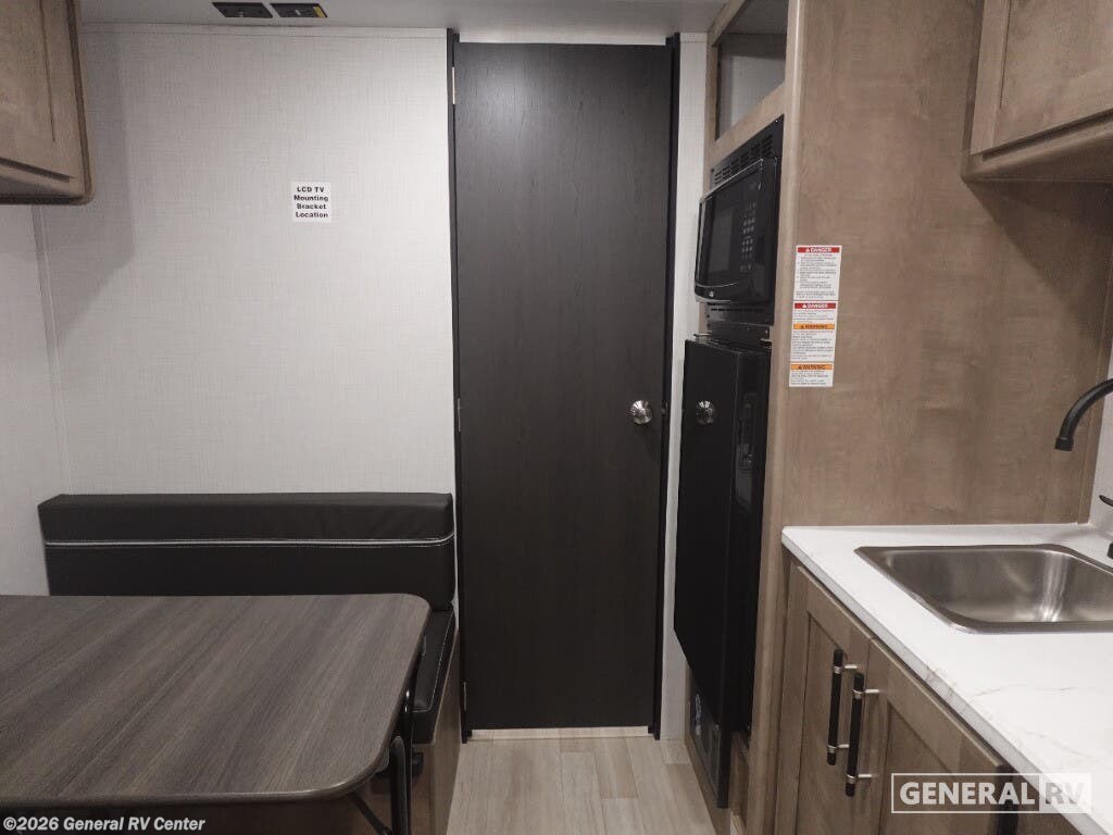 2026 Keystone Springdale 1700FQ - New Travel Trailer For Sale by General RV Center in Ocala, Florida