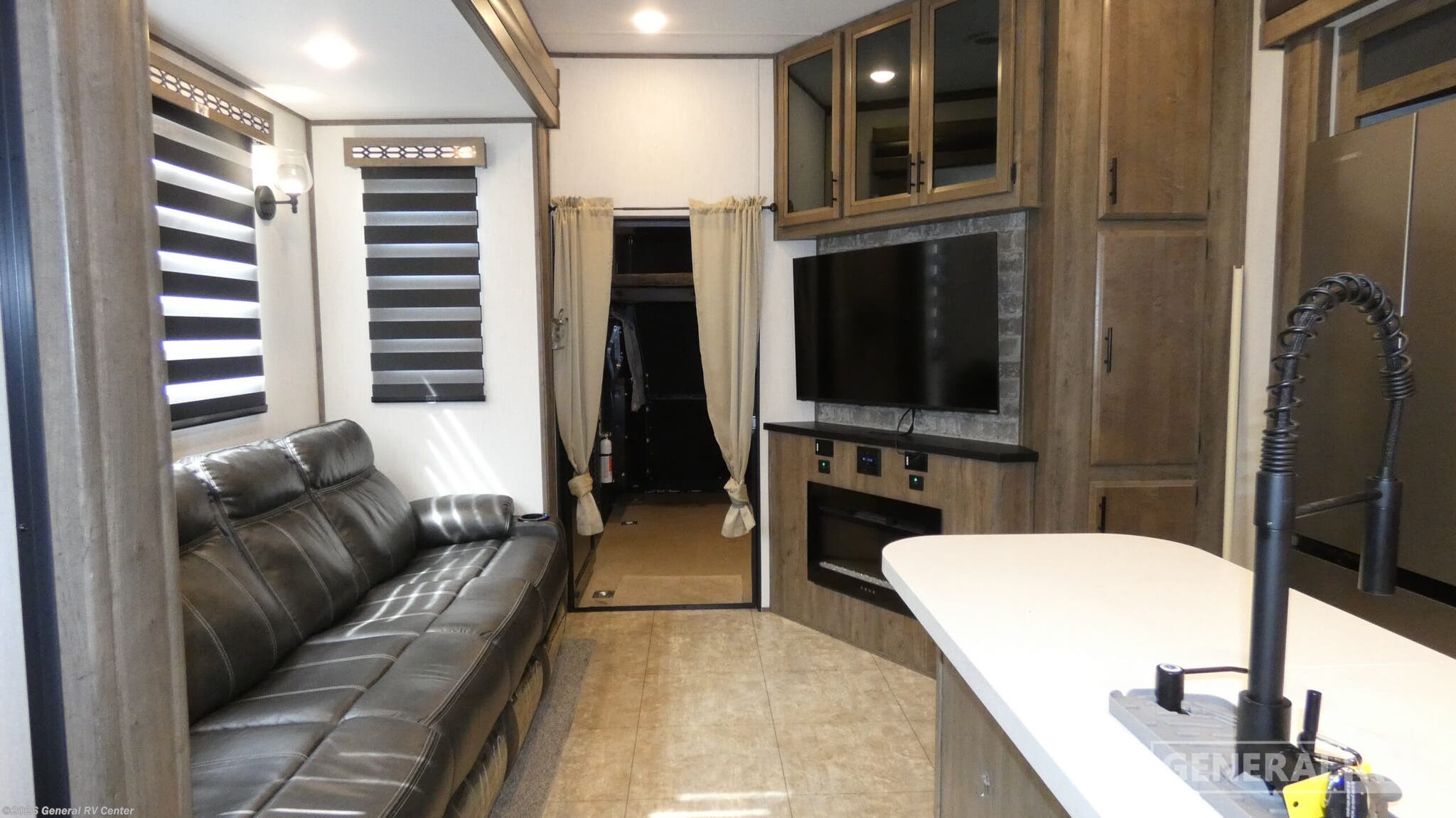 2022 Forest River ROGUE ARMORED VGF351G2 - Used Fifth Wheel For Sale by General RV Center in Ocala, Florida