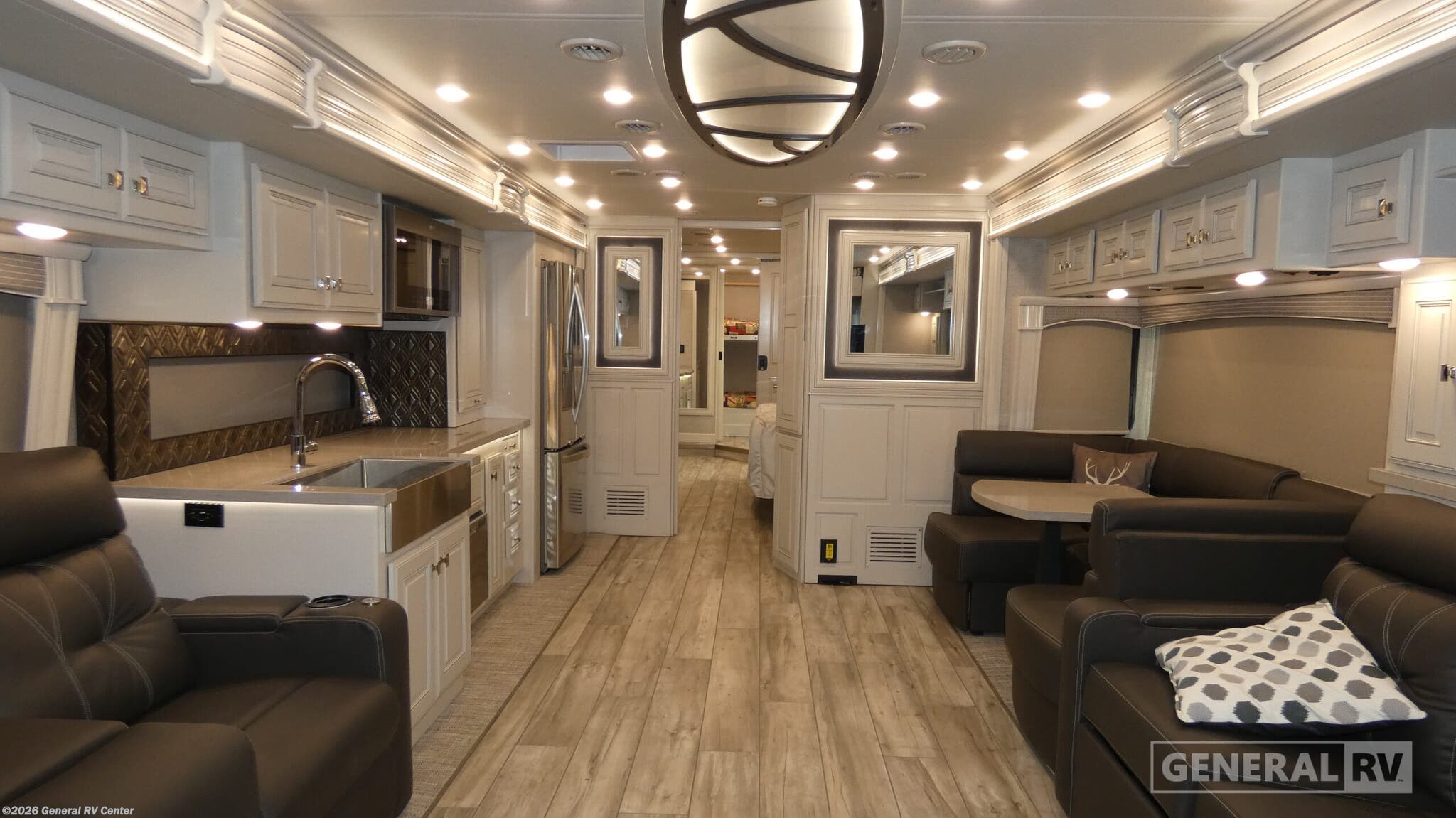 2024 Fleetwood Discovery LXE 44B - Used Class A For Sale by General RV Center in Ocala, Florida
