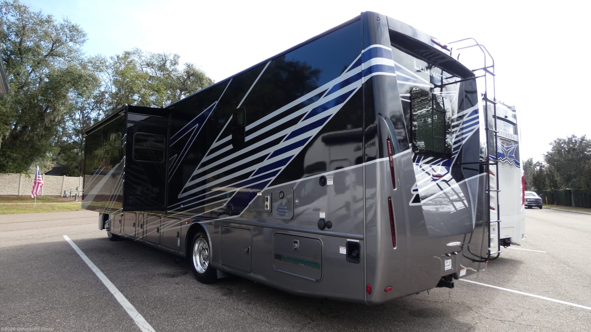 2026 Luminate CC35 by Thor Motor Coach from General RV Center in Ocala, Florida
