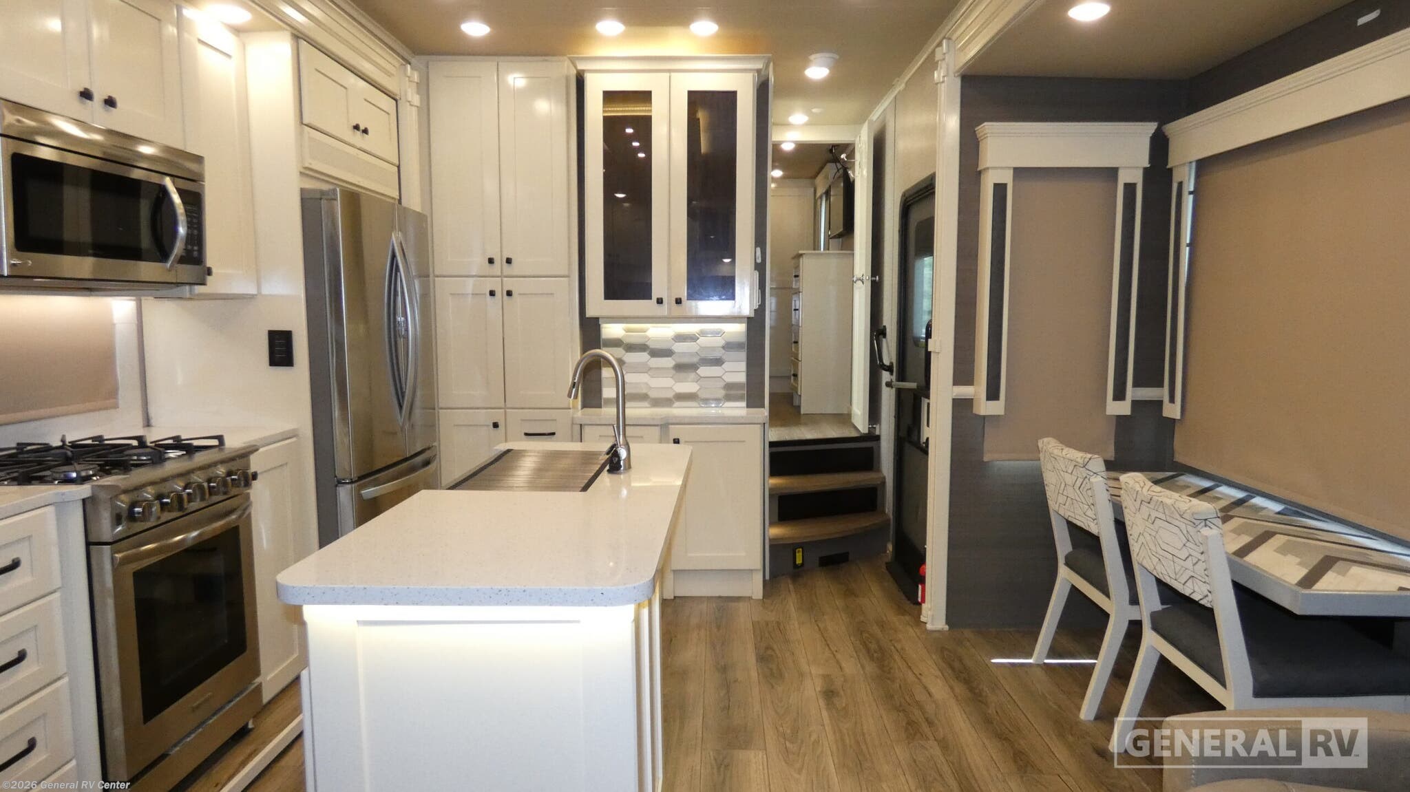 Used 2021 Vanleigh Vilano 320GK available in Ocala, Florida