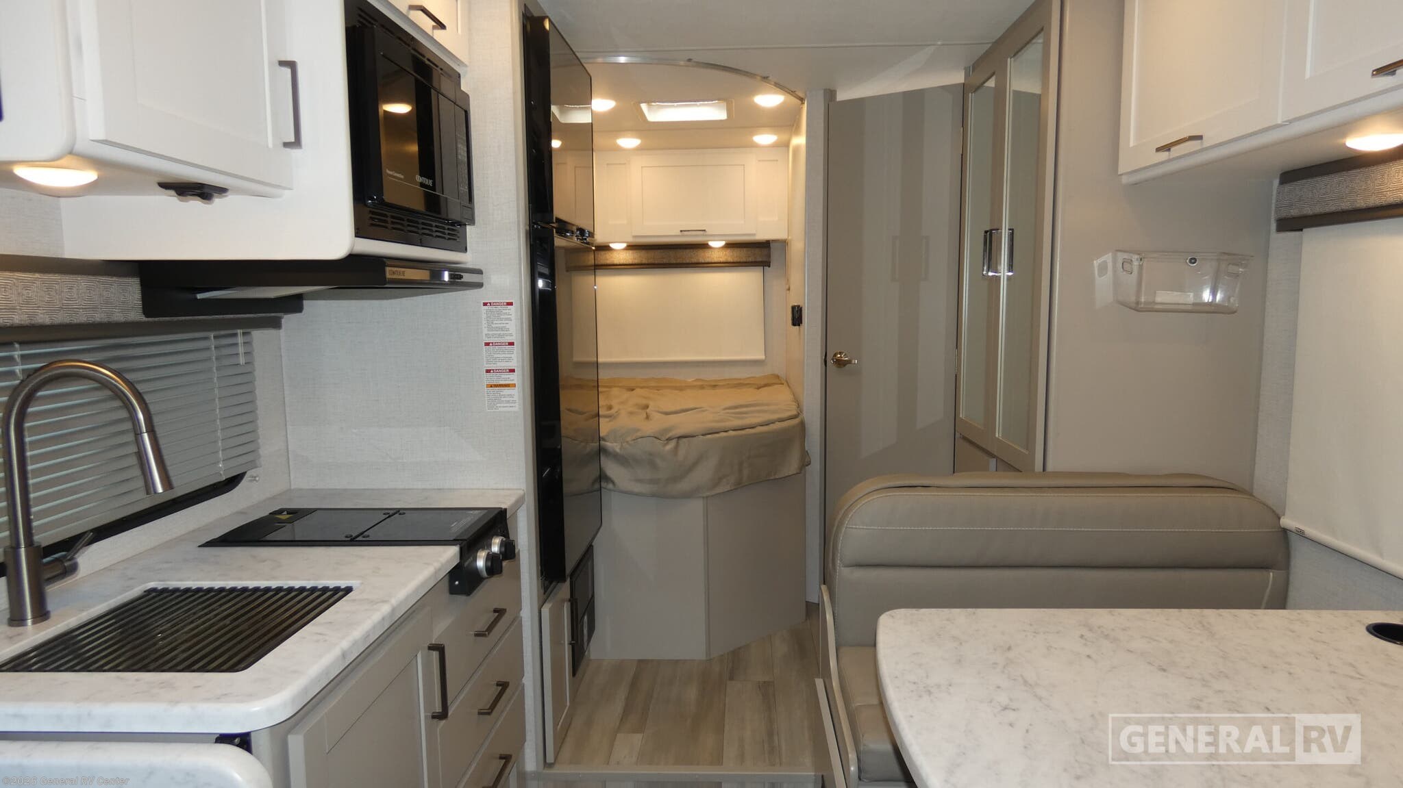 2026 Thor Motor Coach Pasadena SE SE21 Ford - Used Class C For Sale by General RV Center in Ocala, Florida