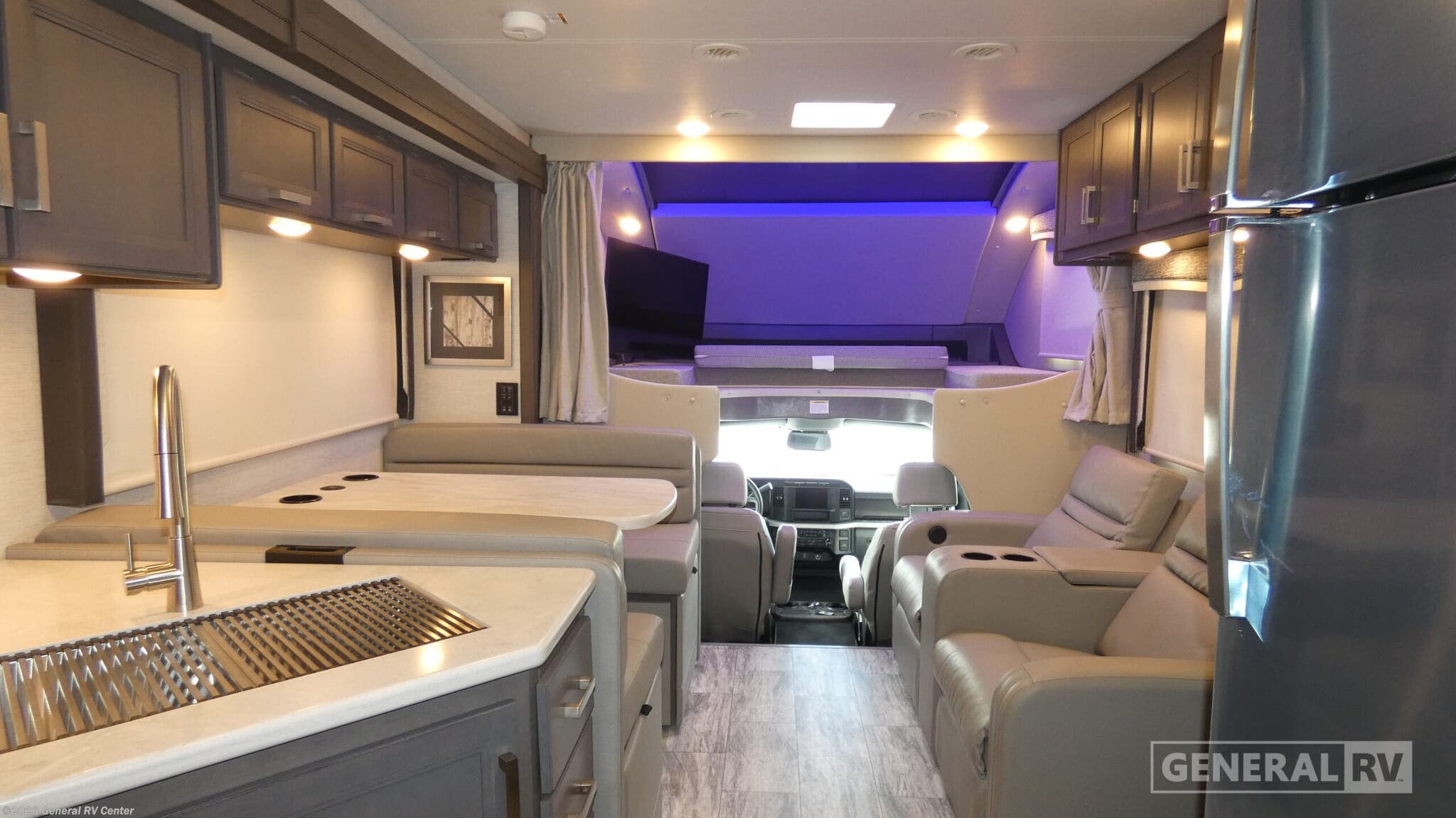 Used 2025 Thor Motor Coach Magnitude LV35 available in Ocala, Florida