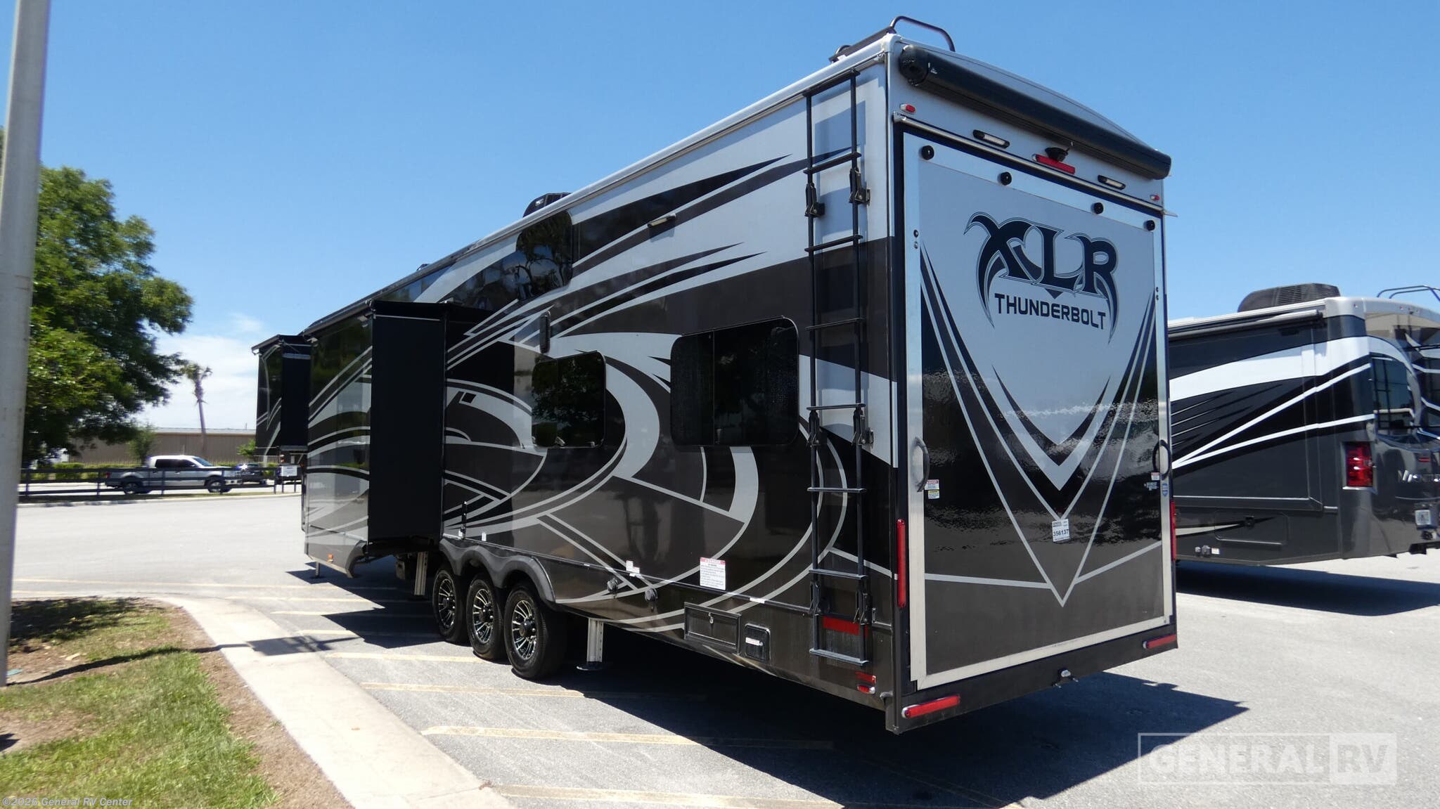 2018 XLR Thunderbolt 375AMP by Forest River from General RV Center in Ocala, Florida