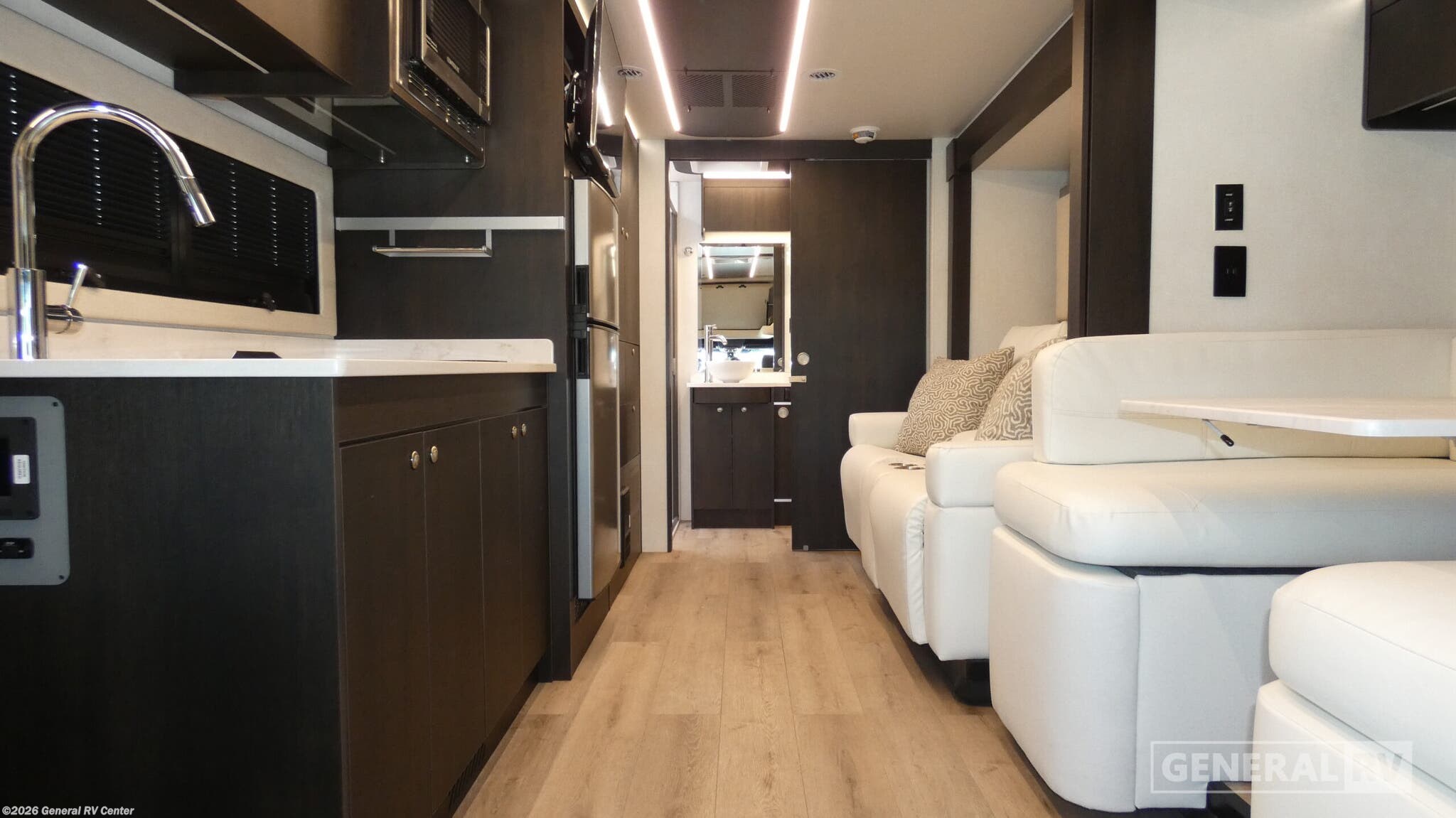 2027 Tiffin Wayfarer 25RW - New Class C For Sale by General RV Center in Ocala, Florida