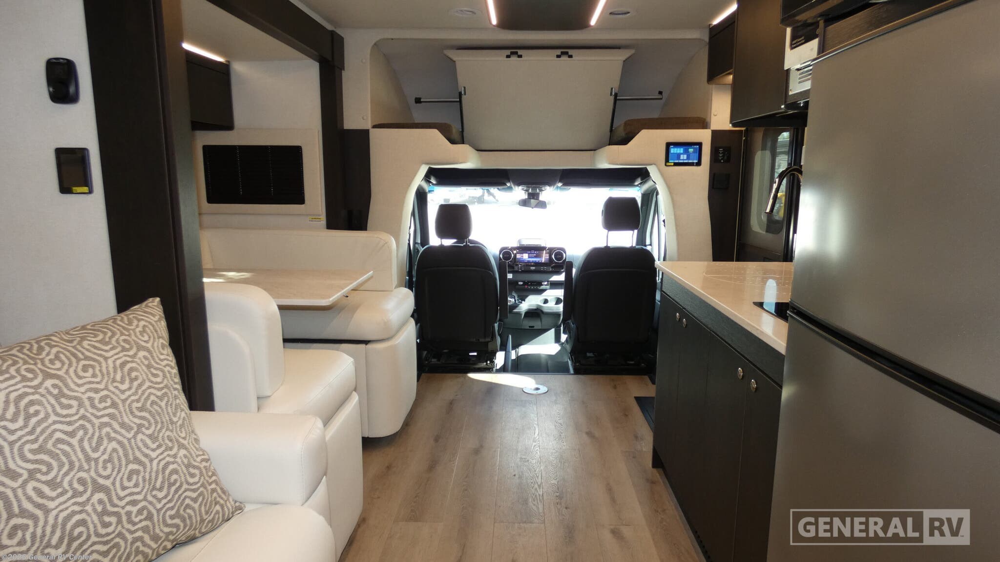 New 2027 Tiffin Wayfarer 25RW available in Ocala, Florida