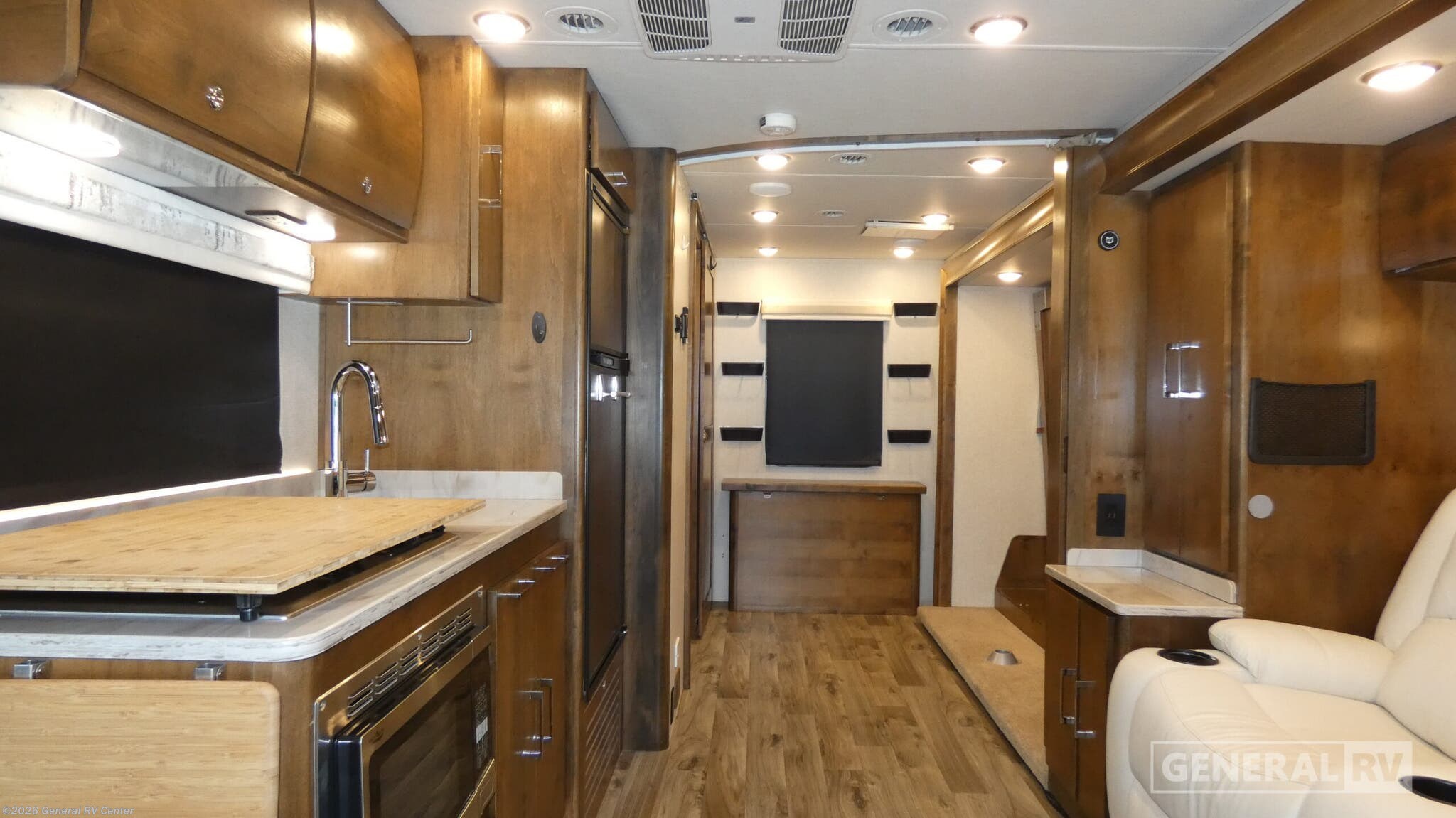 2019 Tiffin Wayfarer 24FW - Used Class C For Sale by General RV Center in Ocala, Florida