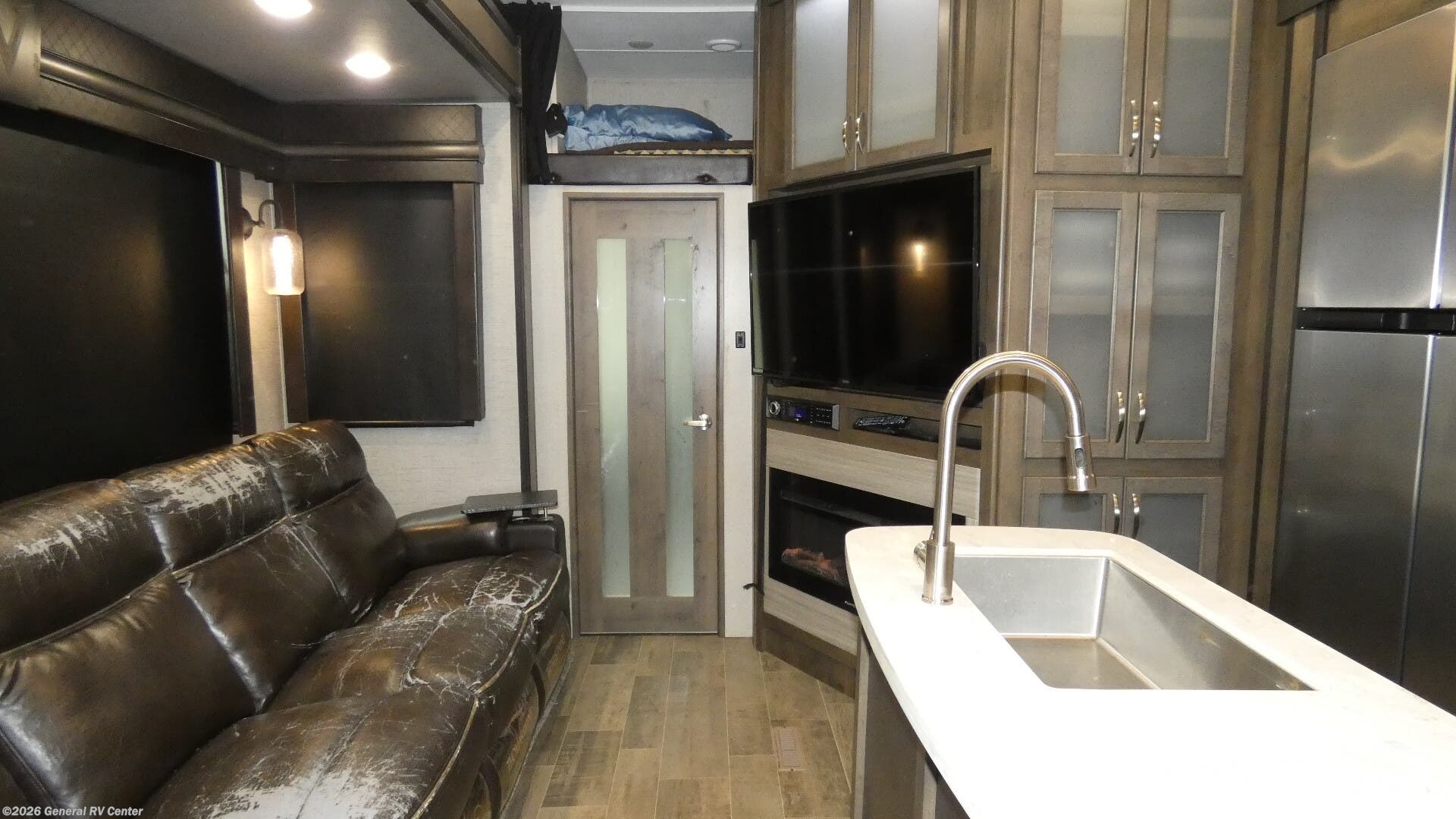 2019 Dutchmen Voltage 3615 - Used Fifth Wheel For Sale by General RV Center in Ocala, Florida