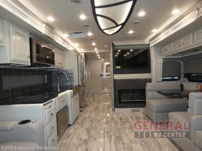 2024 Discovery LXE 40M by Fleetwood from General RV Center in Dover, Florida