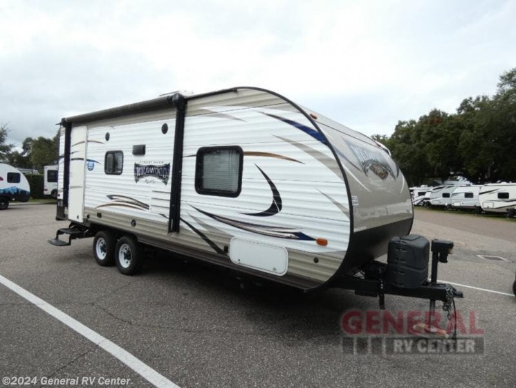 Used 2018 Forest River Wildwood X-Lite 232RBXL available in Dover, Florida