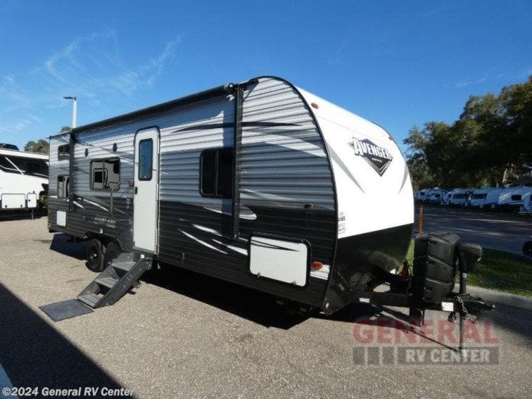 Used 2019 Prime Time Avenger 26BH available in Dover, Florida