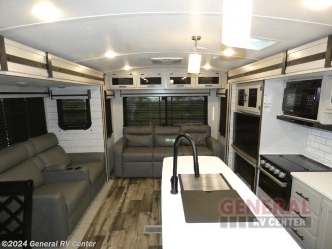 2023 Sunset Trail SS330SI by CrossRoads from General RV Center in Dover, Florida