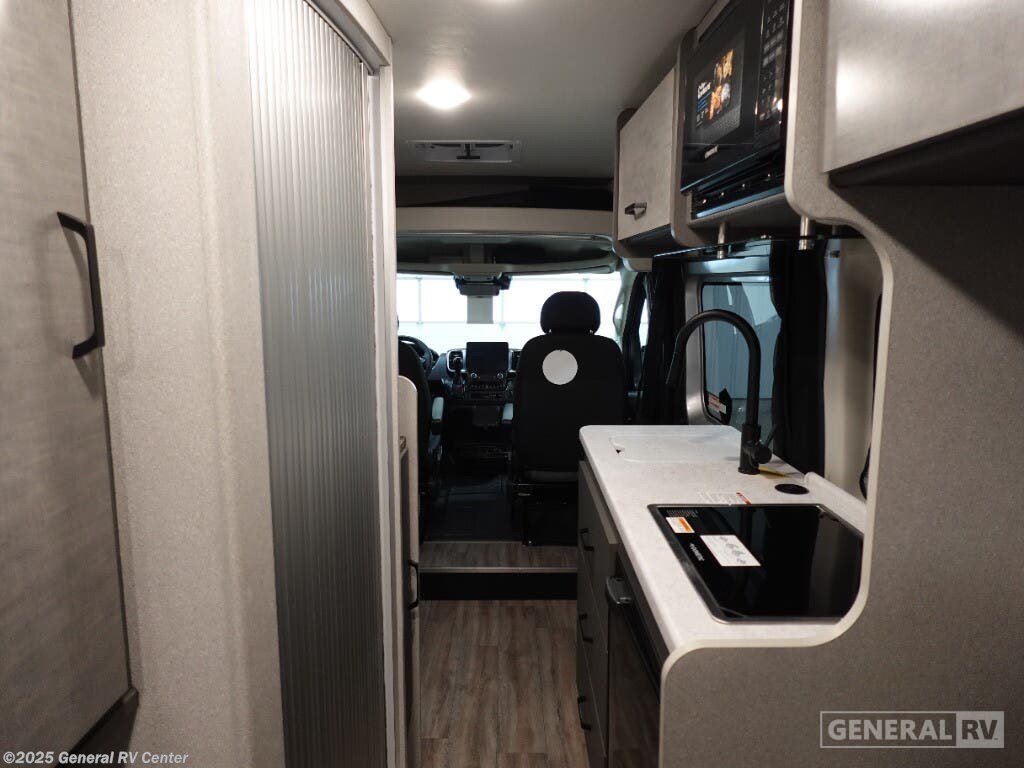 New 2025 Thor Motor Coach Dazzle 2JB available in Dover, Florida