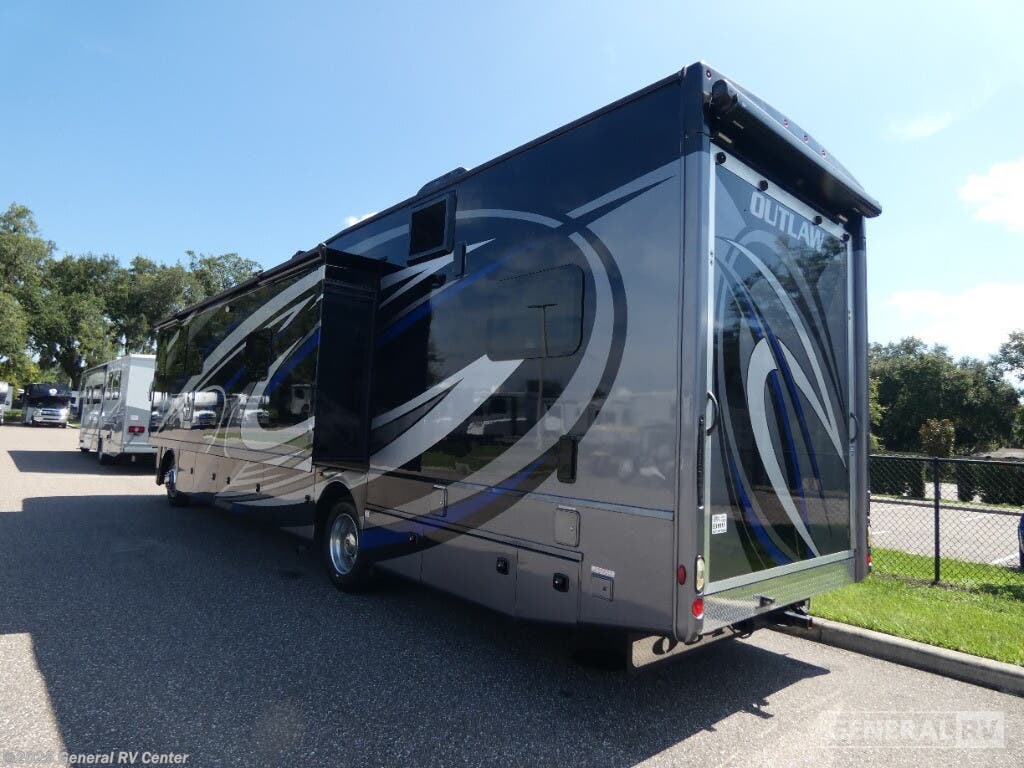2022 Outlaw 38MB-2SL by Thor Motor Coach from General RV Center in Dover, Florida