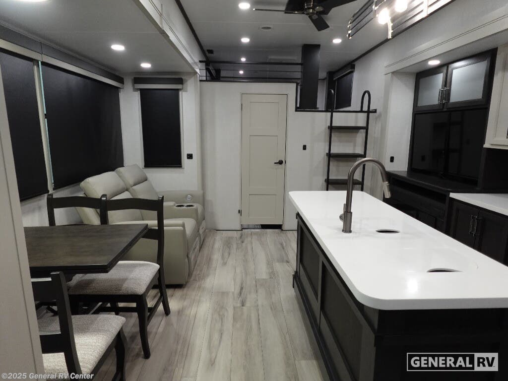 2026 Keystone Avalanche 390DS - New Fifth Wheel For Sale by General RV Center in Dover, Florida