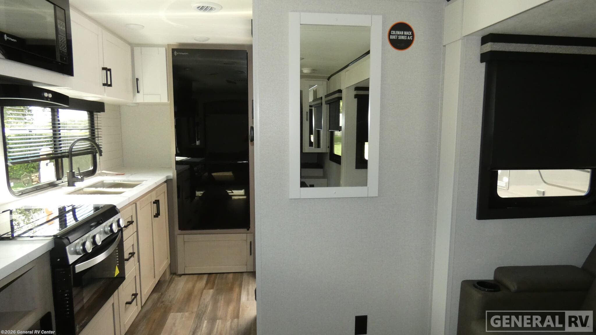 2026 Highland Ridge Range Lite 200MLM - New Travel Trailer For Sale by General RV Center in Dover, Florida