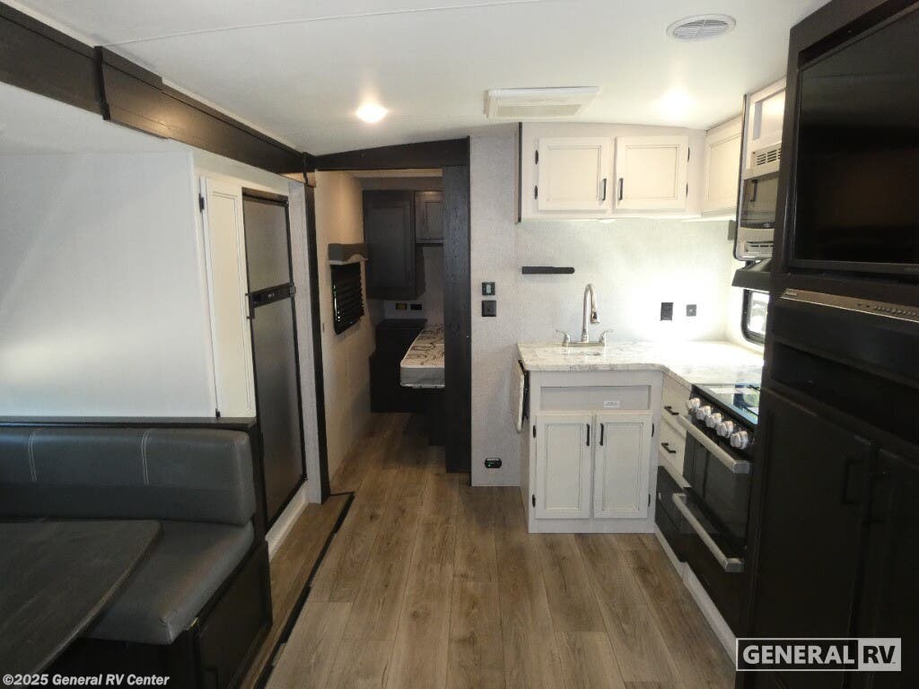 Used 2021 Highland Ridge Open Range 2402BH available in Dover, Florida