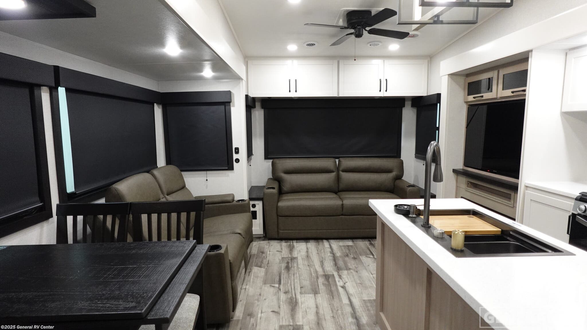 2026 Highland Ridge Open Range 35MRQS - New Fifth Wheel For Sale by General RV Center in Dover, Florida