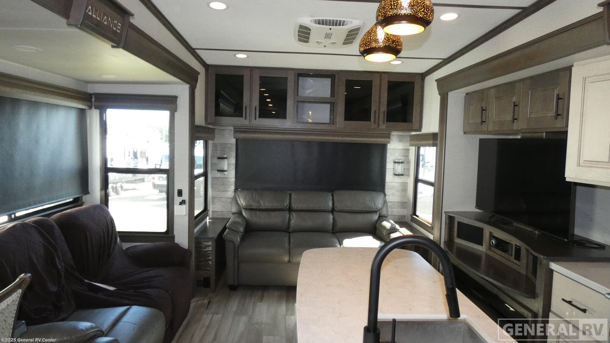 2021 Alliance RV Paradigm 310RL - Used Fifth Wheel For Sale by General RV Center in Dover, Florida