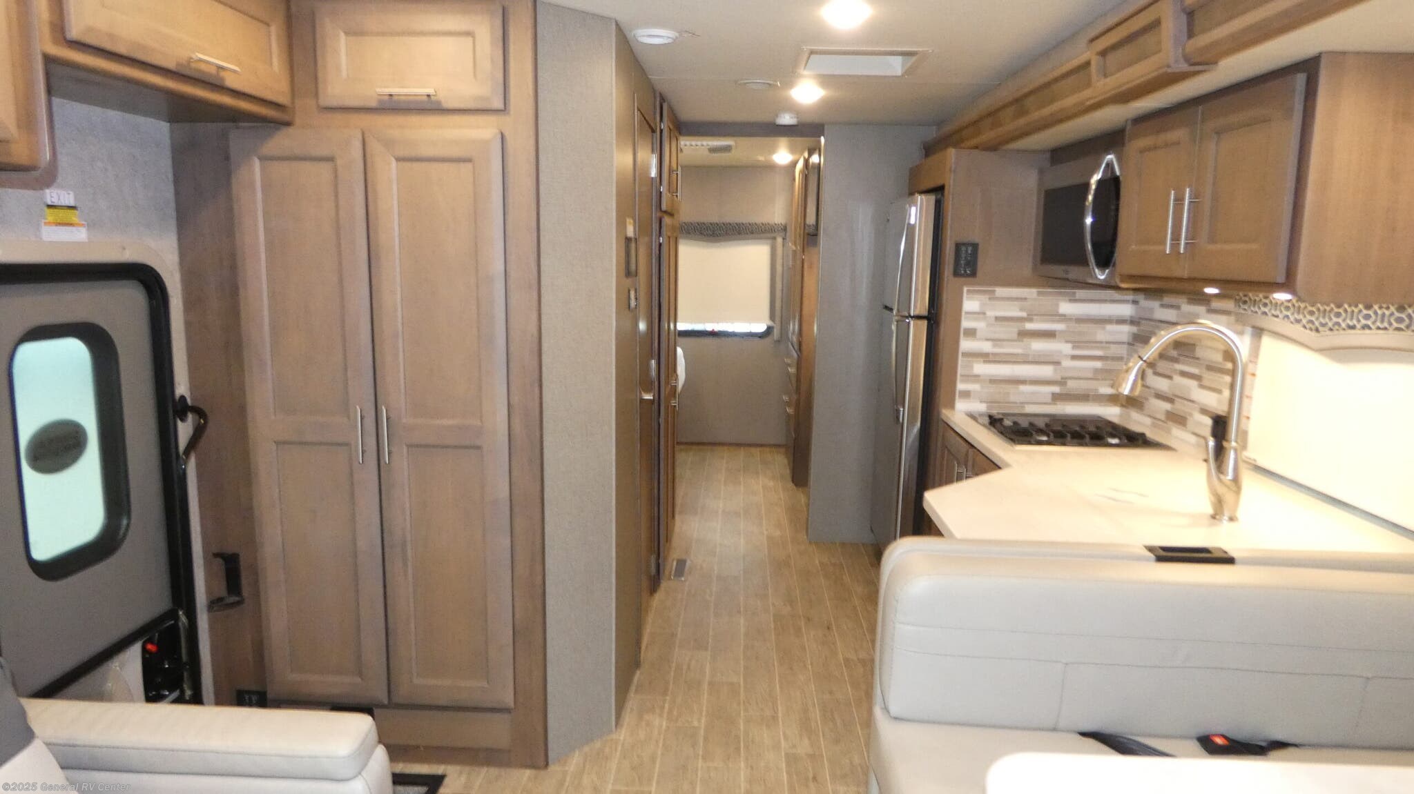 2021 Thor Motor Coach Omni xg32 - Used Super C For Sale by General RV Center in Dover, Florida