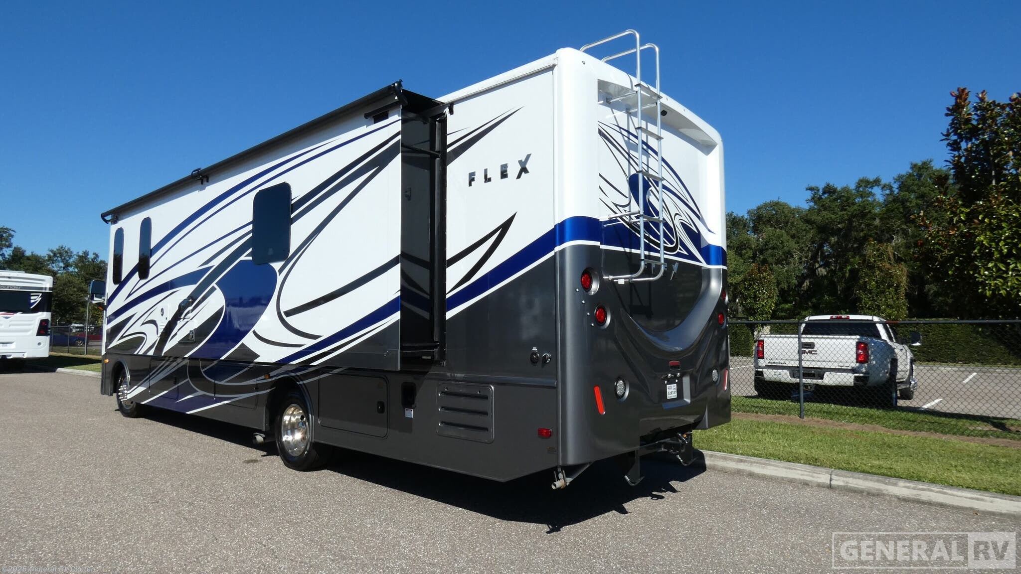 2025 Flex 32S by Fleetwood from General RV Center in Dover, Florida