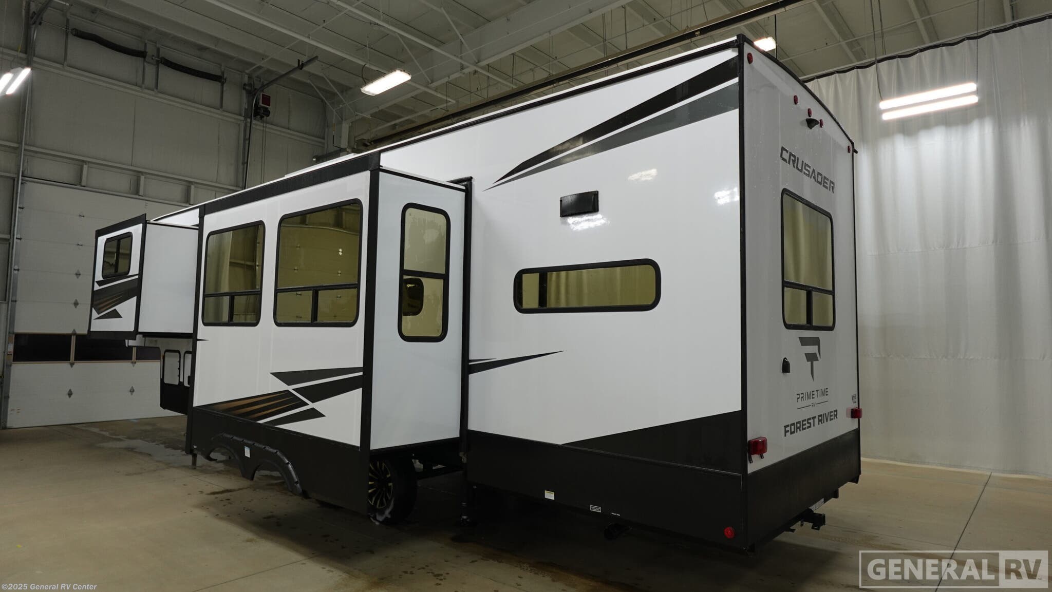 2026 Crusader KING33 by Prime Time from General RV Center in Dover, Florida