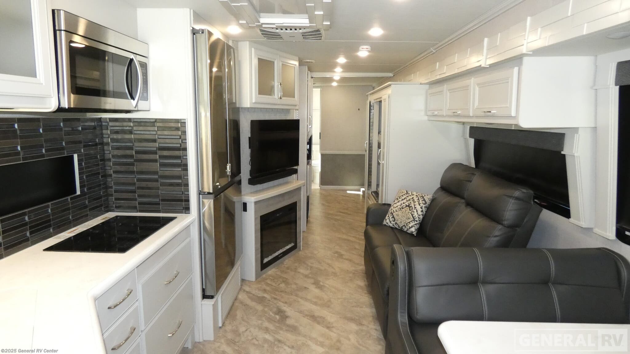 2023 Fleetwood Southwind 37F - Used Class A For Sale by General RV Center in Dover, Florida