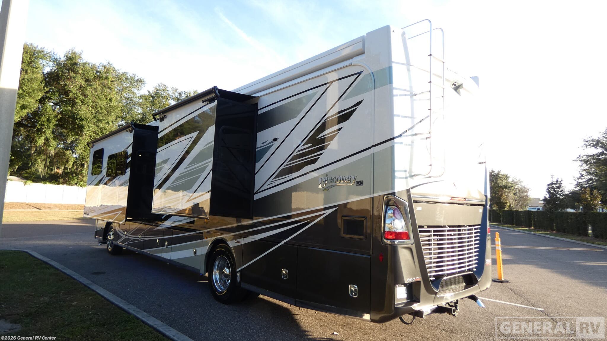 2026 Discovery LXE 40M by Fleetwood from General RV Center in Dover, Florida