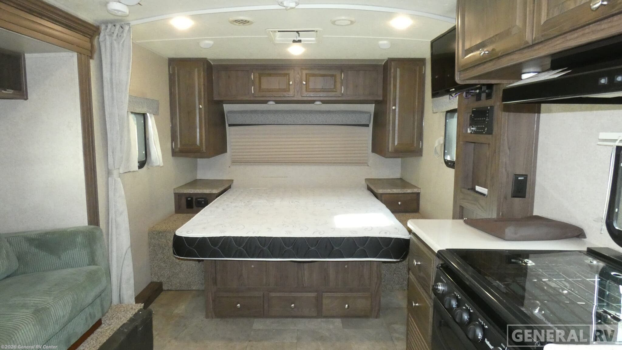 Used 2018 Forest River Rockwood Mini Lite 2109S available in Dover, Florida