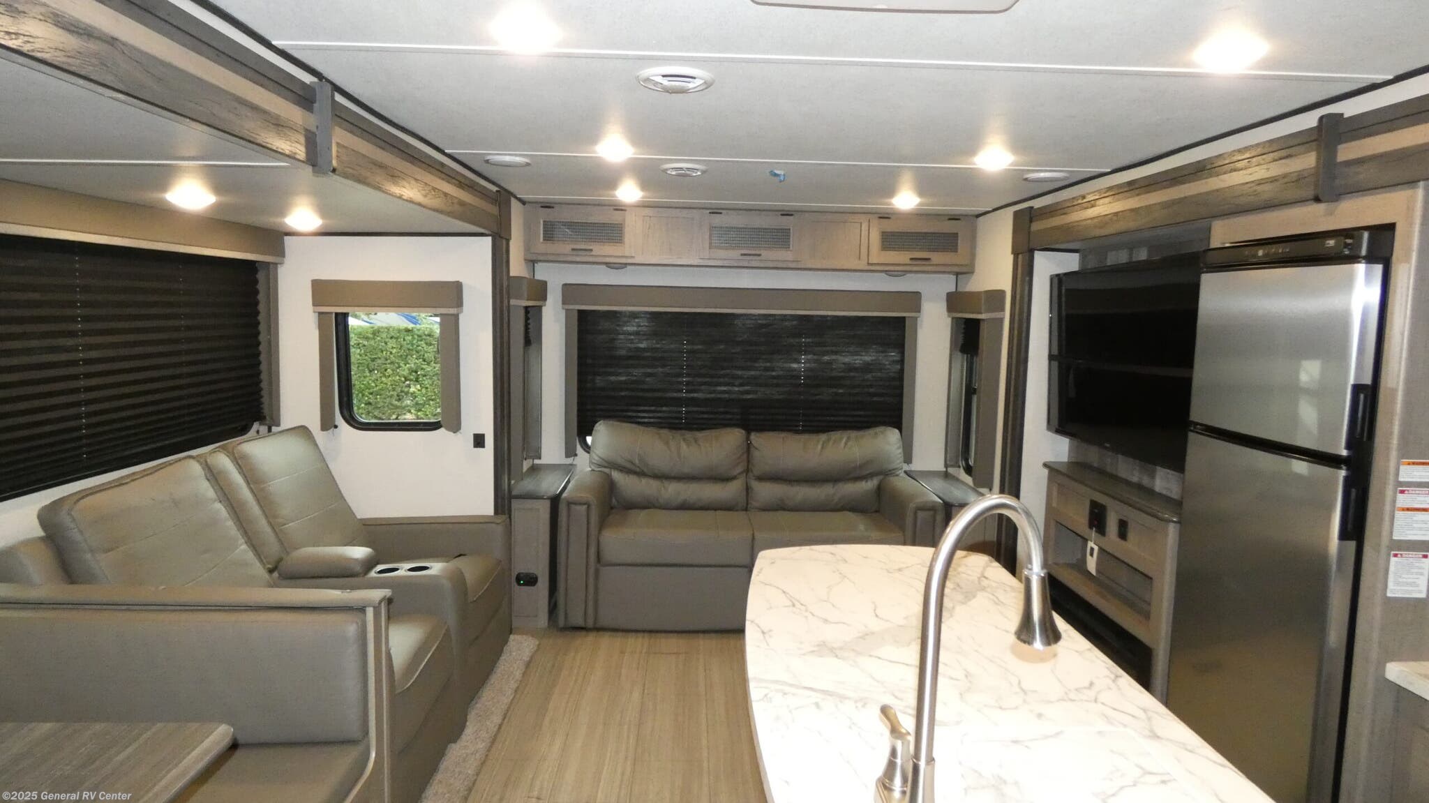 2021 Keystone Hideout 30RLDS - Used Travel Trailer For Sale by General RV Center in Dover, Florida