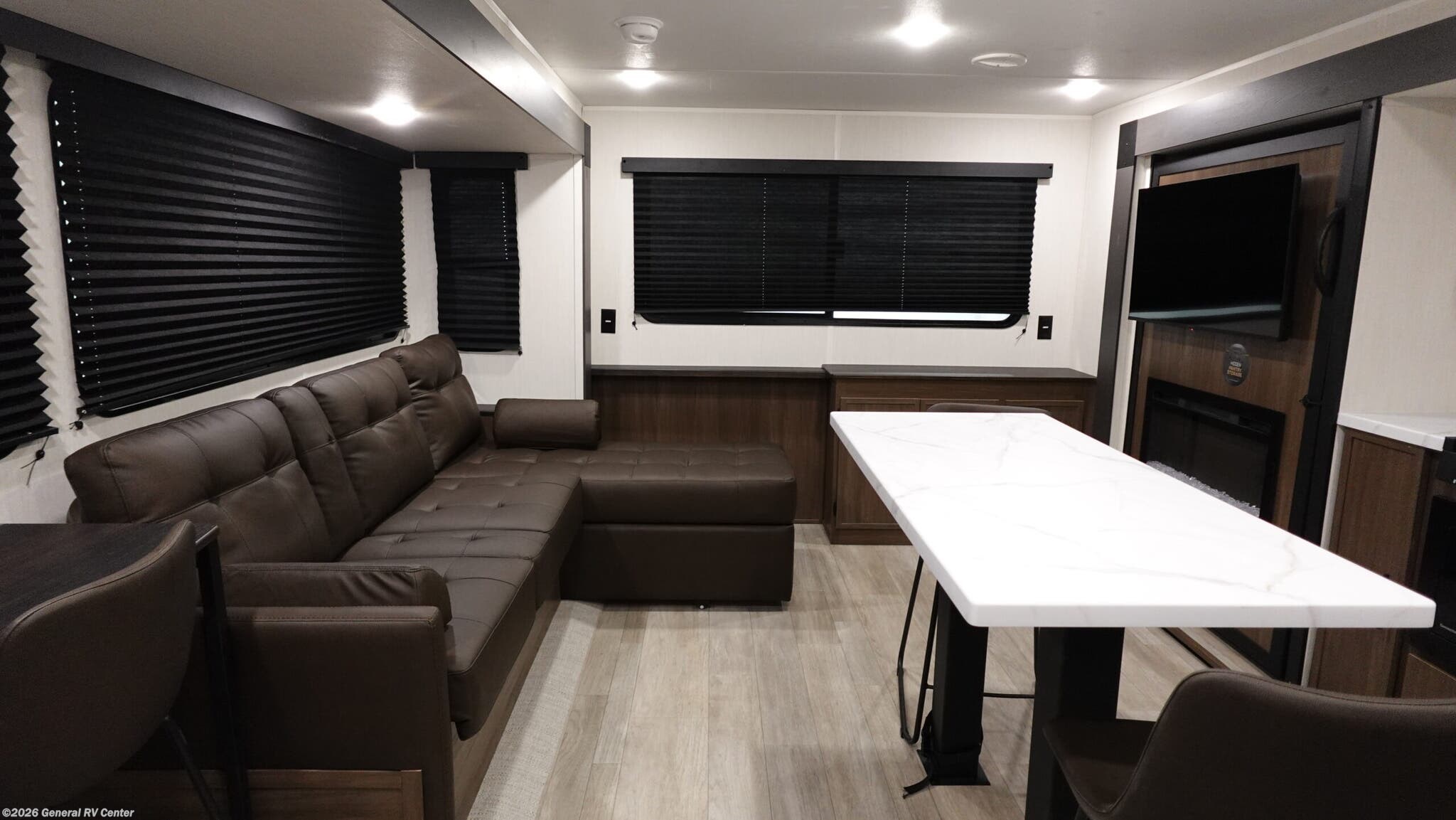 2026 Prime Time Avenger 27REI - New Travel Trailer For Sale by General RV Center in Dover, Florida