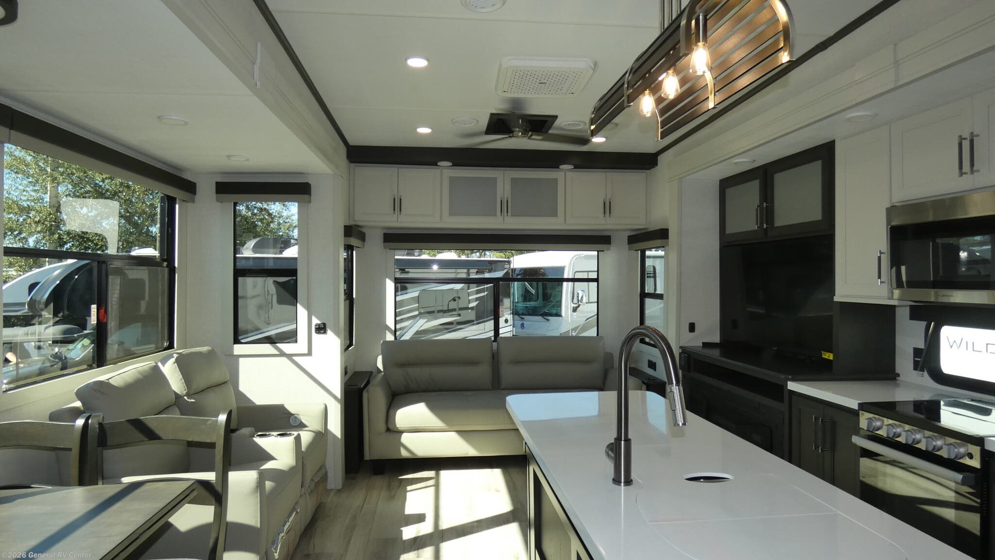2026 Keystone Avalanche 321RL - New Fifth Wheel For Sale by General RV Center in Dover, Florida