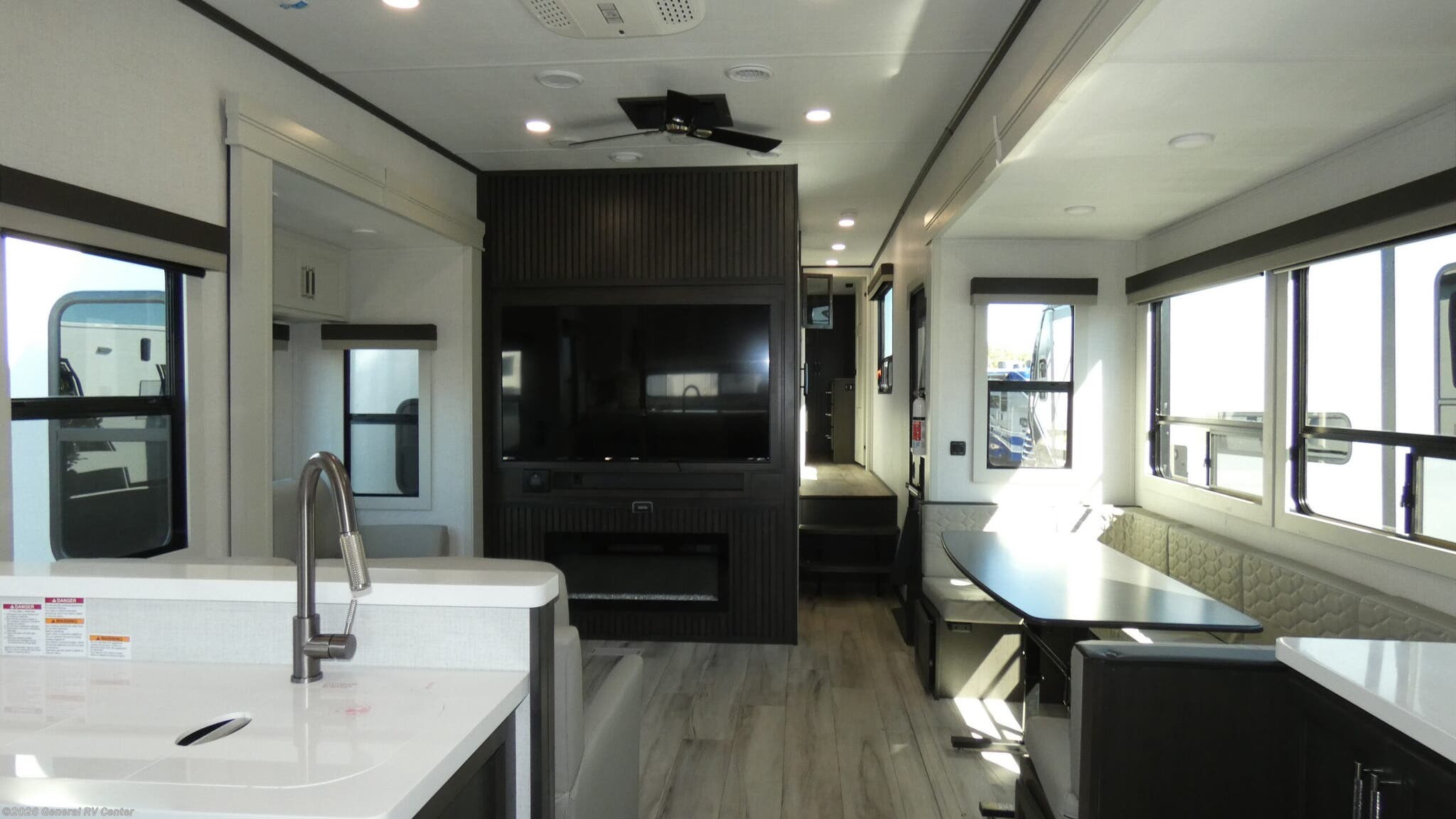 New 2026 Keystone Alpine Avalanche Edition 379MB available in Dover, Florida