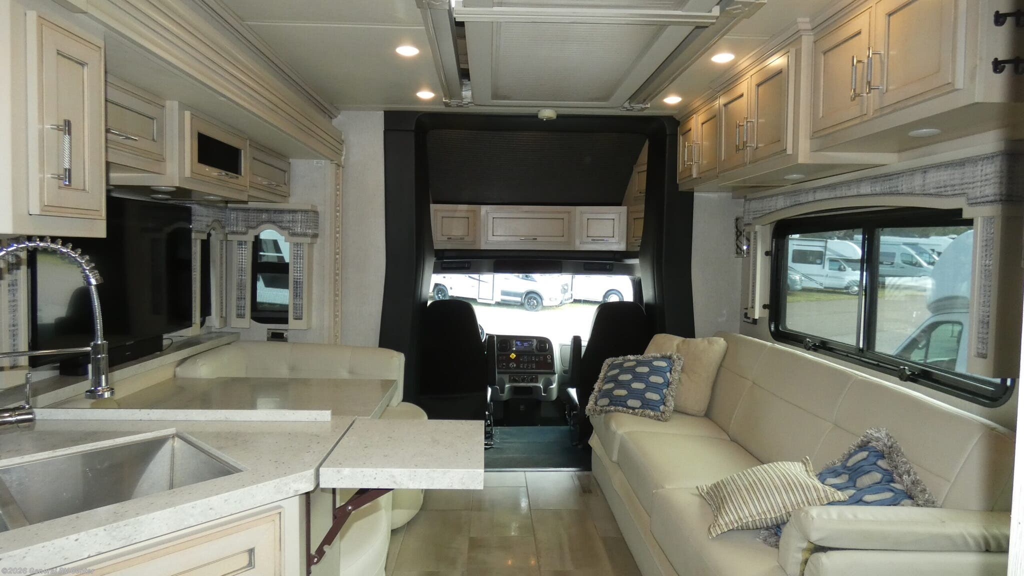 Used 2020 Newmar SUPERSTAR 3746 available in Dover, Florida